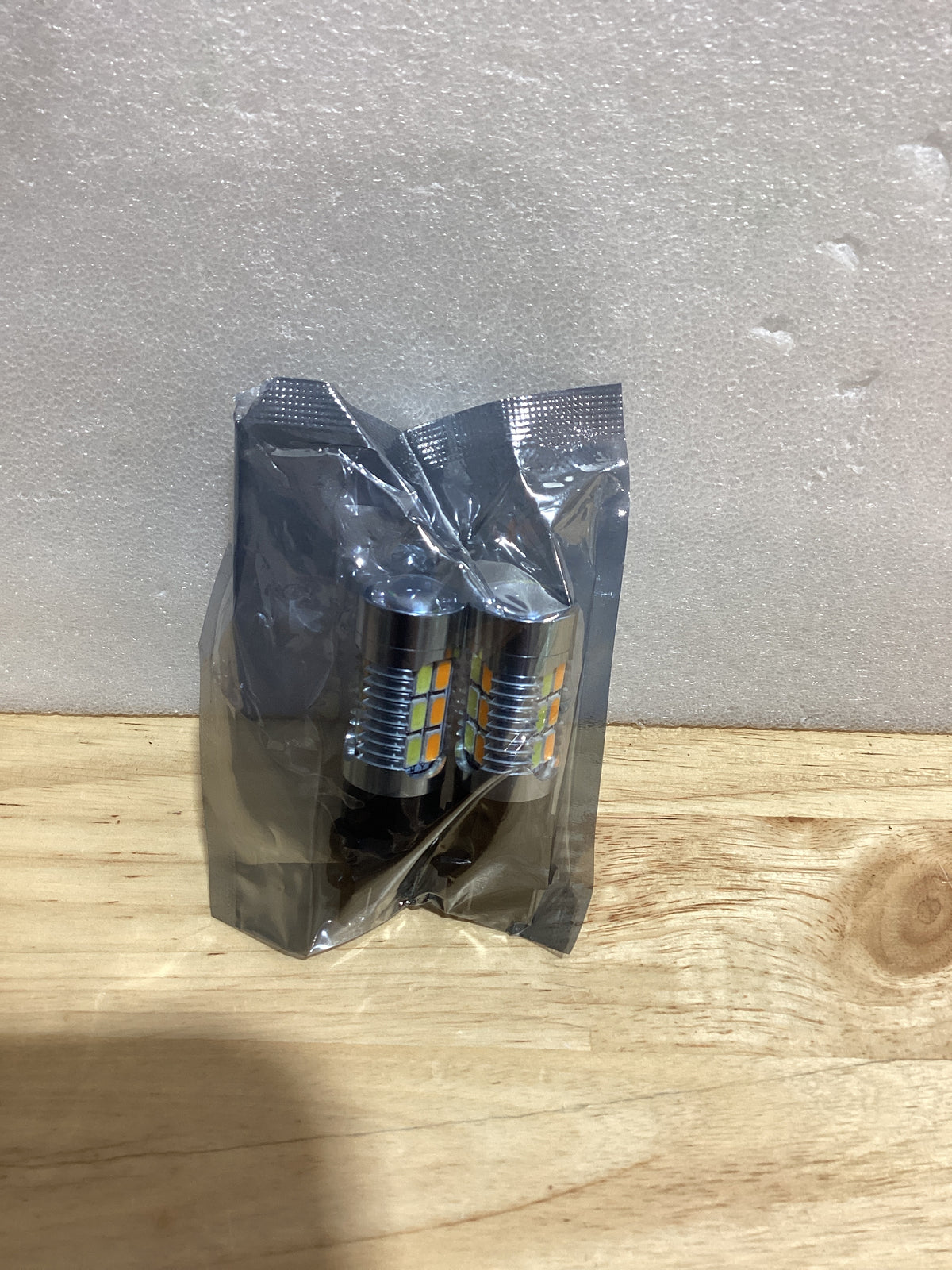 Bombillos LED Switchback 3157 / 3057 / 4157 | Direccional Blanco y Ámbar | 22 SMD con Proyector | Socket Estándar | Par de 2
