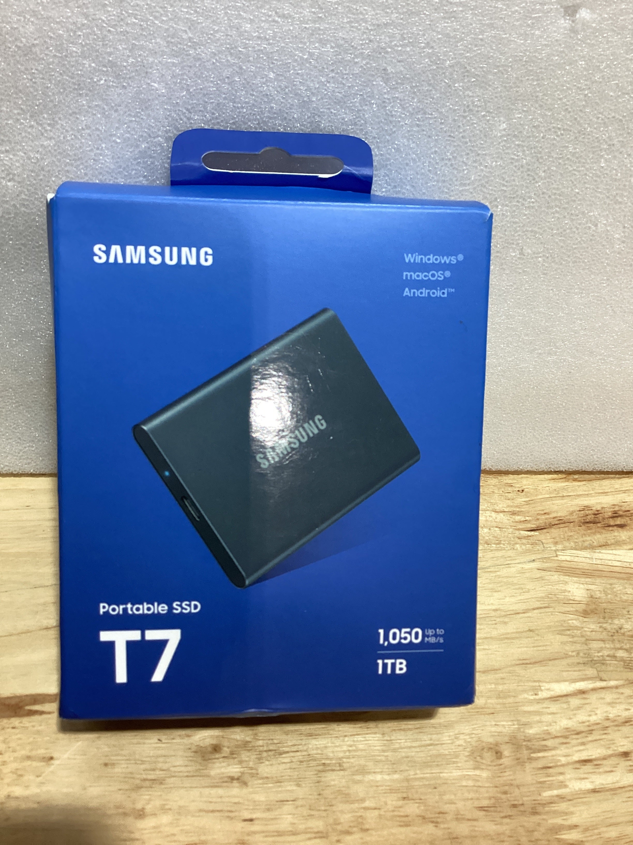 SSD Portátil Samsung T7 1TB – Velocidades hasta 1,050MB/s, USB 3.2 Gen 2, Color Gris