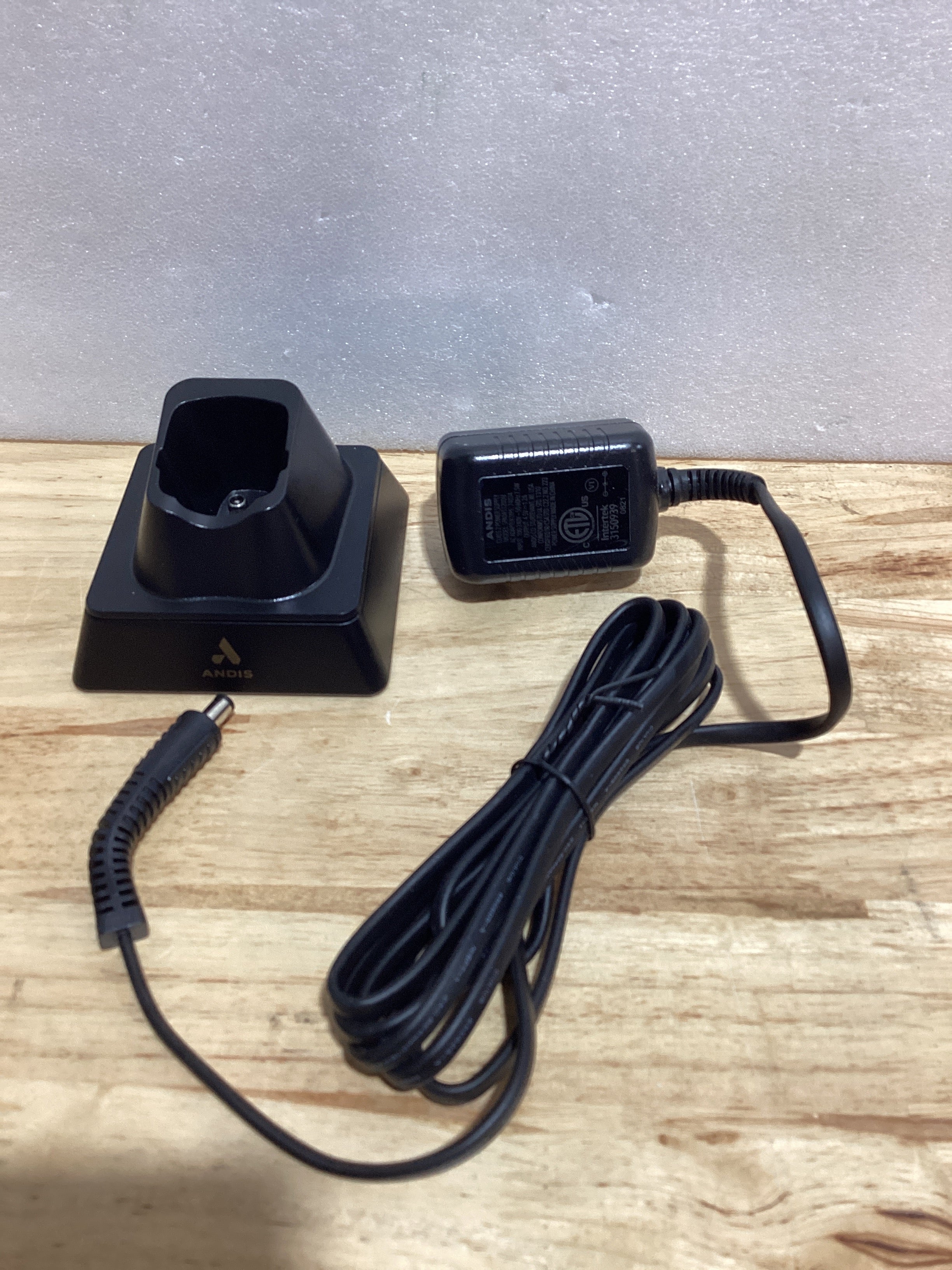 Andis 561222 Base de Carga y Adaptador de Repuesto para GTX-EXO – Color Negro