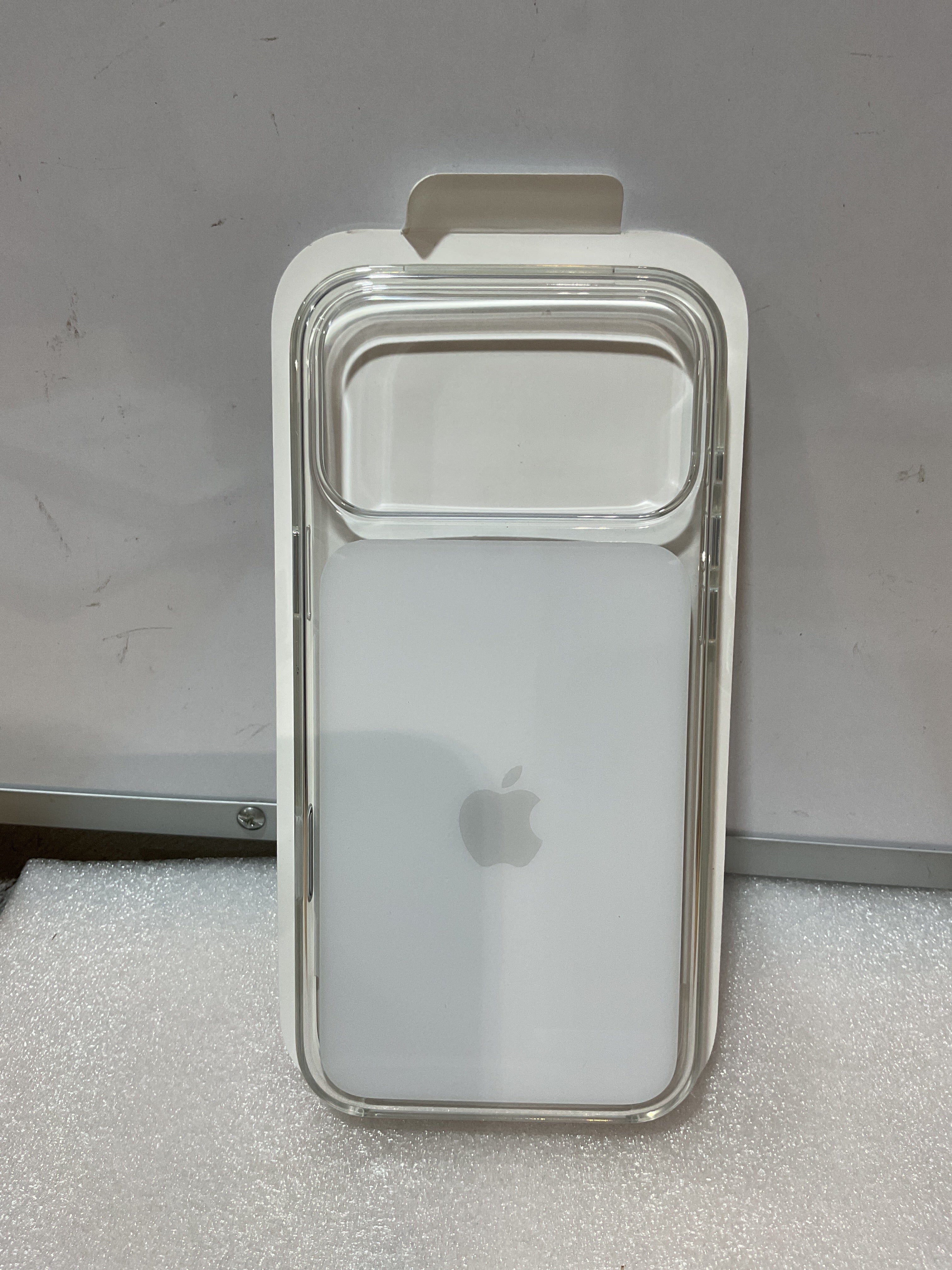 Apple Funda Transparente para iPhone 17 Pro Max con MagSafe – Liviana, Carga Inalámbrica y Control de Cámara