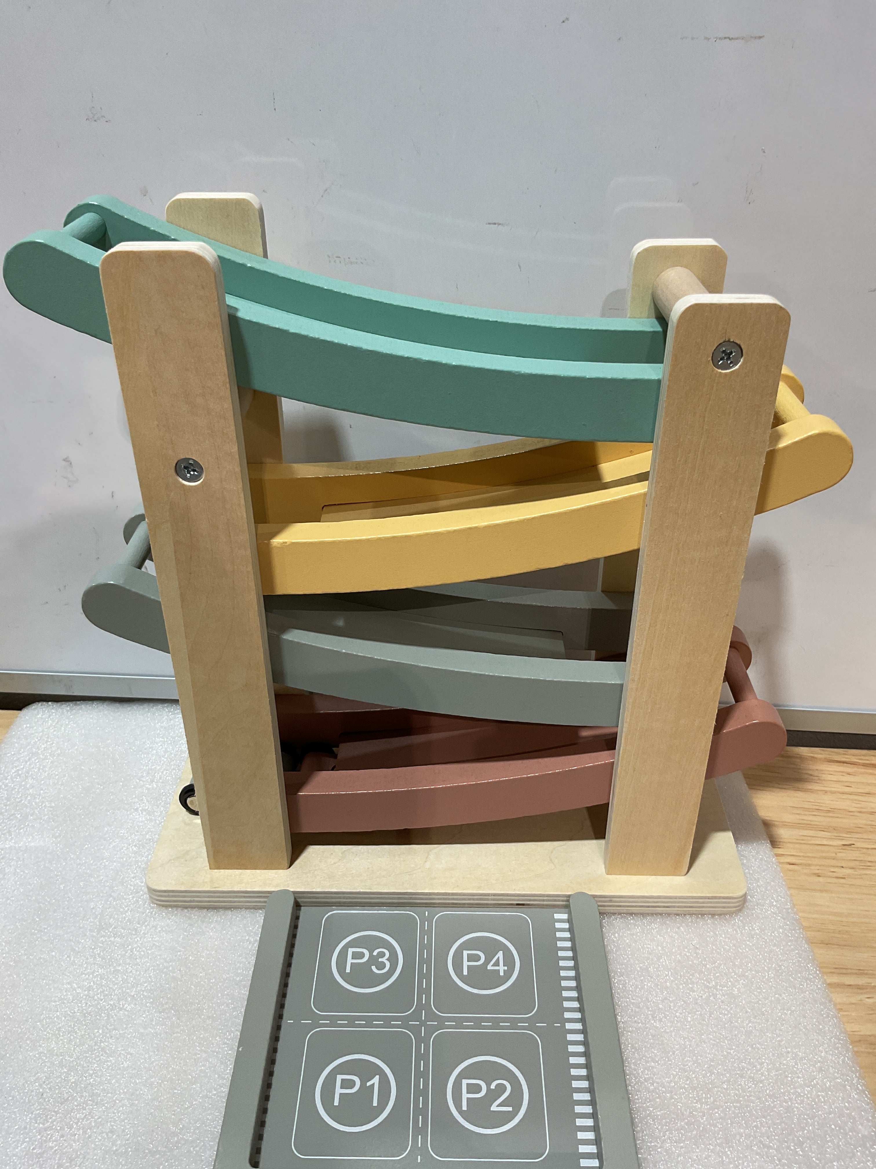 Rampa de Carros Montessori Joyreal – 4 Niveles en Madera con 4 Mini Carros y Garajes