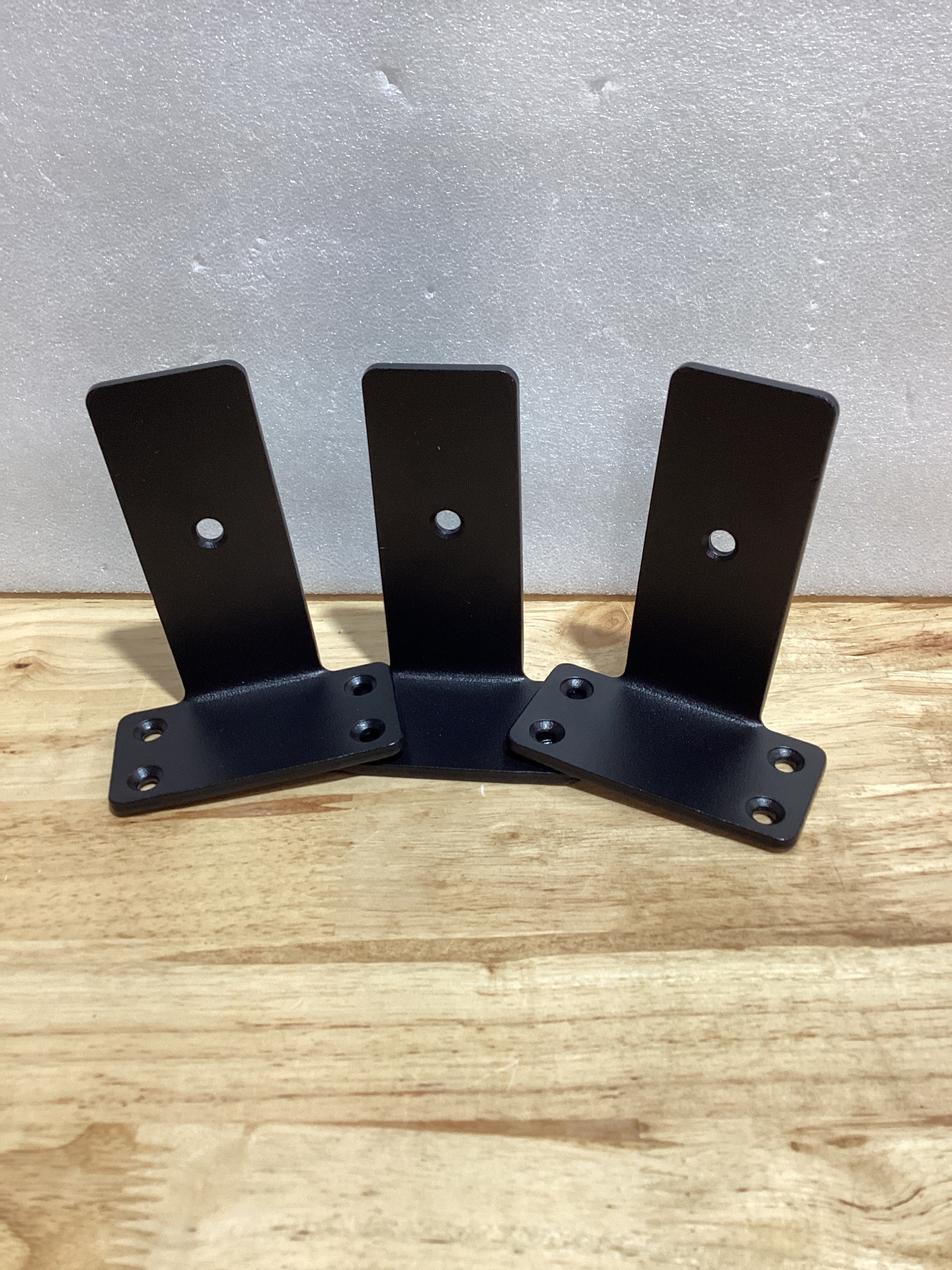 Soportes Flotantes para Estantes de Metal — Mensulas con Tornillos para Pared