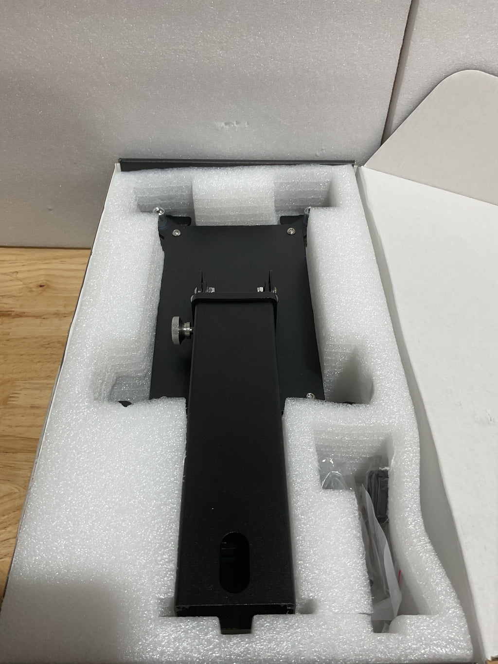Soporte Kiosco Antirrobo AboveTEK para iPad y Tablets 9.7"-13" — Rotación 360° y Altura Ajustable