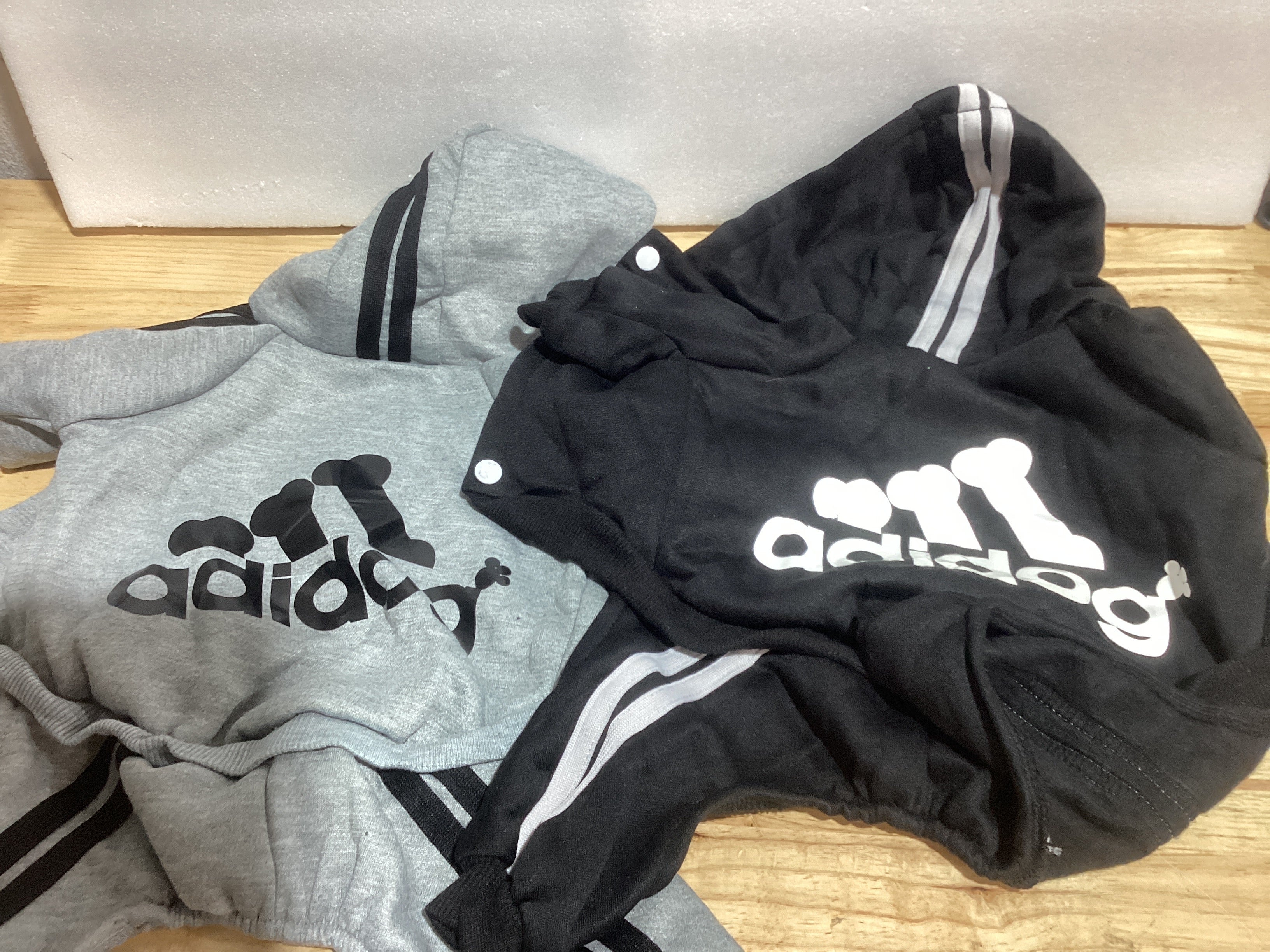 Adidog Hoodie para Mascotas – Sudadera con Capucha Estilo Deportivo para Perros