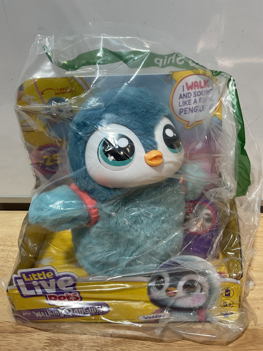 Pingüino Interactivo Little Live Pets “My Pet Waddles” — Camina, +25 Sonidos y Correa Desmontable, Niños 5+