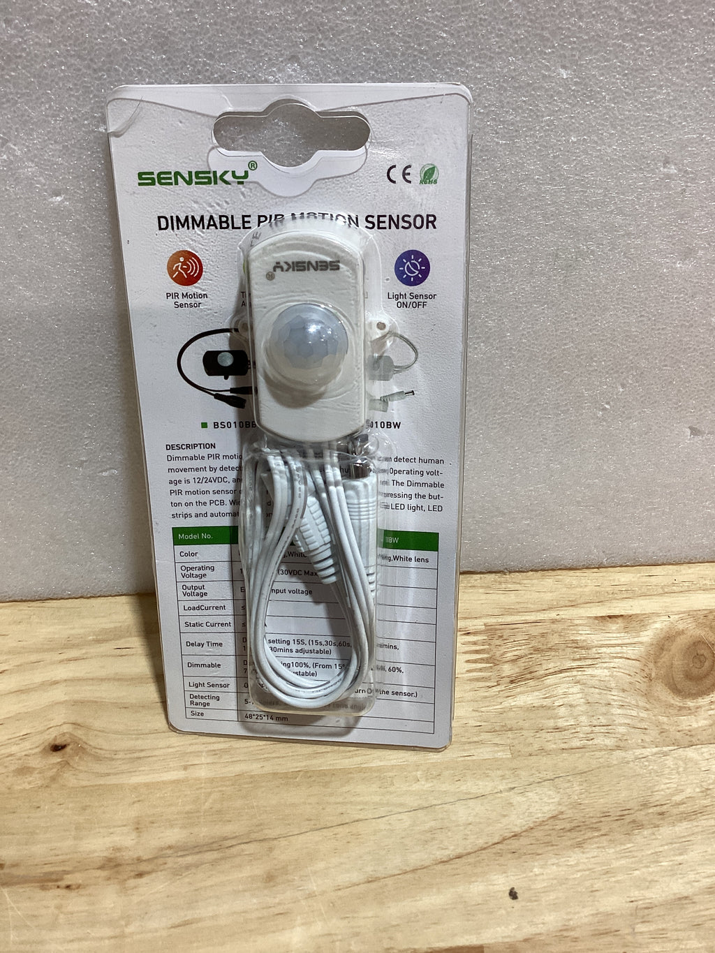 SENSKY BS010WL DC 12v a 24v Mini Pir Sensor de Movimiento Interruptor de Ocupación Sensor de Ocupación para DIY Iluminación LED (Sensor de Luz, Tiempo de Retraso, Distancia del Sensor, Ajustable)