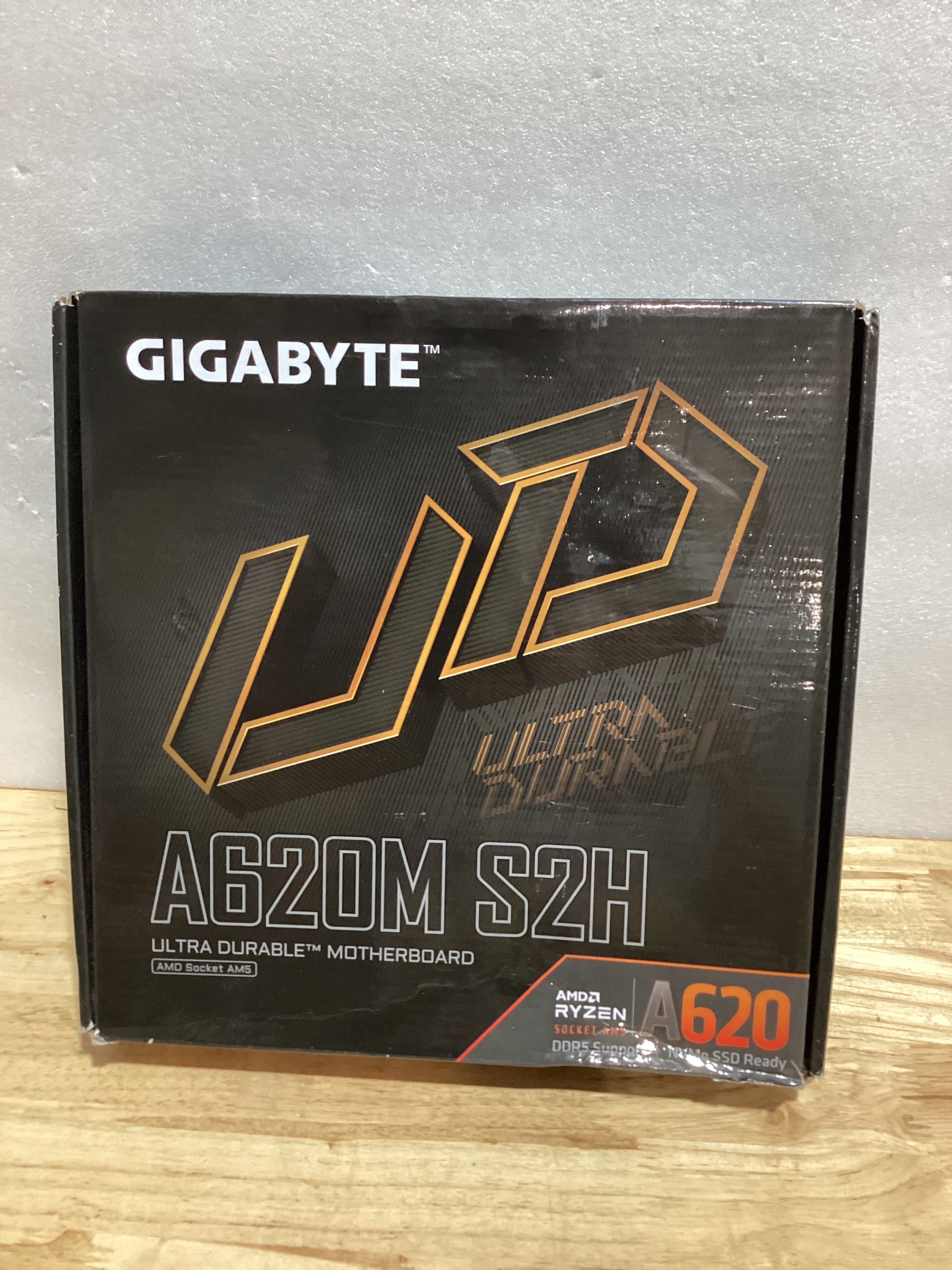 Tarjeta Madre GIGABYTE A620M S2H – AM5, DDR5, PCIe 4.0, Micro ATX