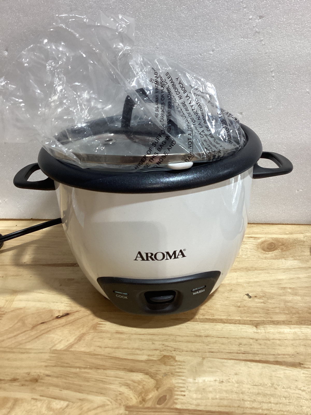 ⚠️ Tapa de Aluminio y Steam Tray Arrugados – Aroma Housewares Arrocera y Vaporera 6 Tazas ARC-743-1NG, Color Blanco