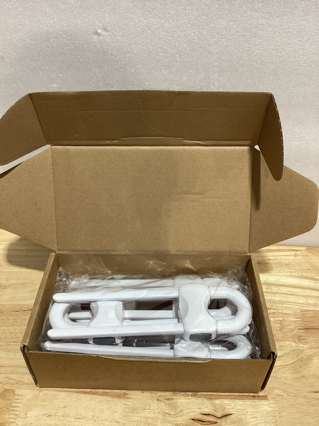 Jetec 10 Piezas de Cerraduras de Gabinete para Bebés, Seguridad de Cajones a Prueba de Bebés con Forma de U, Cerraduras Infantiles Ajustables, Fácil de Usar, Pestillo a Prueba de Niños para Manija