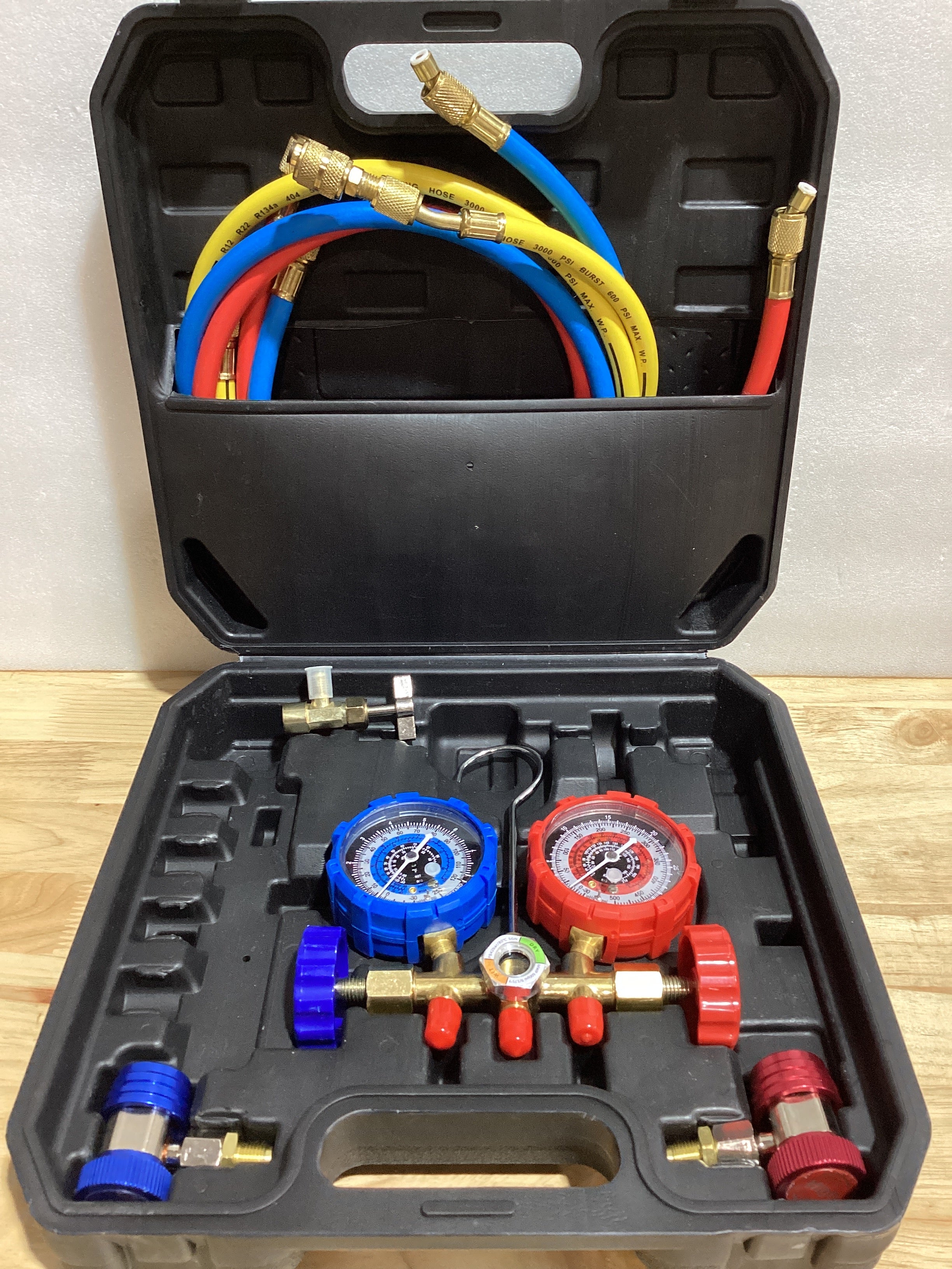 ⚠️ NOTA: LE HACE FALTA MANGUERA NEGRA, UNA VÁLVULA REFRIGERANTE Y CAJITA CON ACCESORIOS – Orion Motor Tech Kit de Manómetros de Diagnóstico AC de 4 Vías R134A, R410A y R22