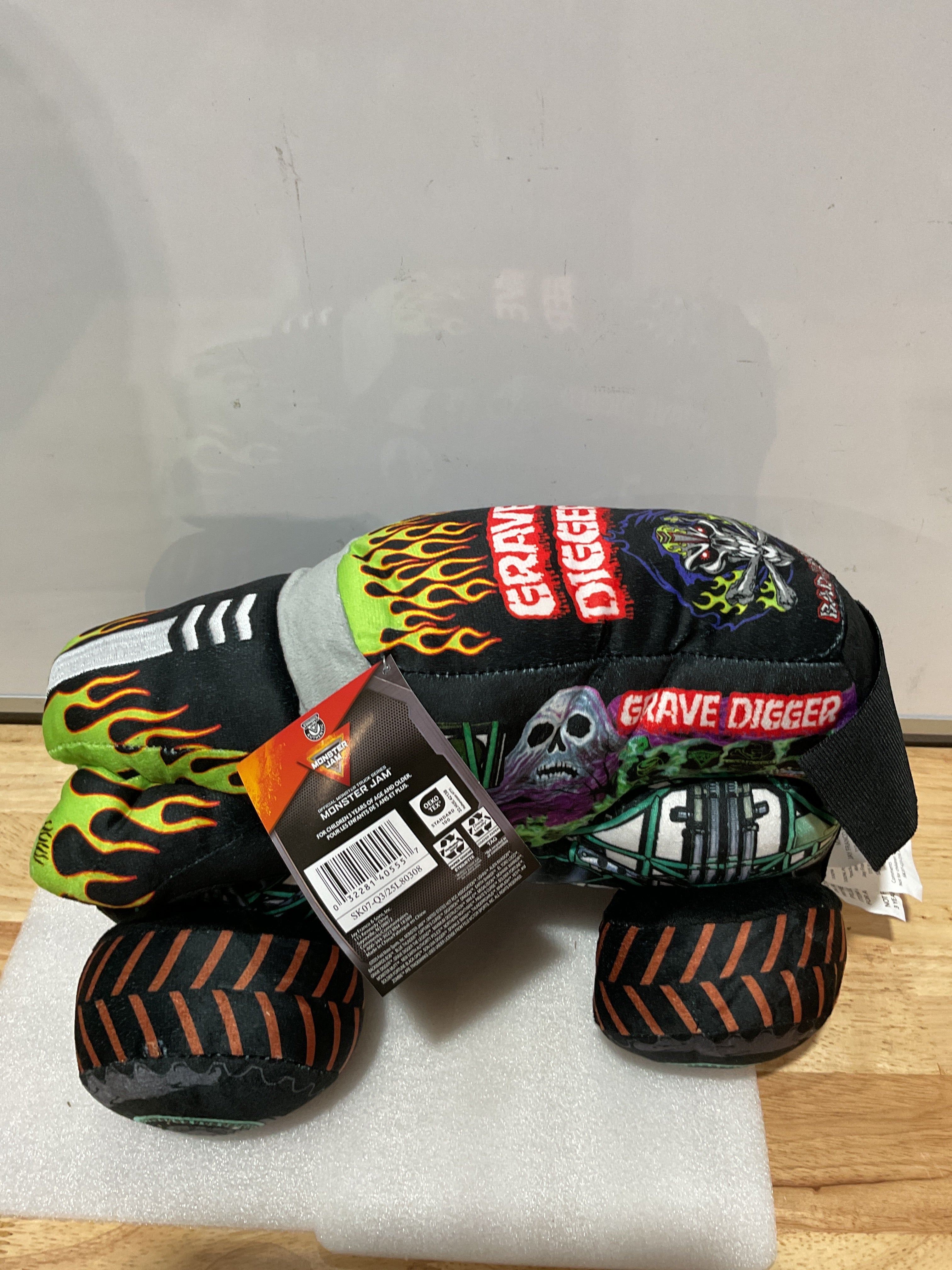 Almohada de Peluche Monster Jam Grave Digger 12.5" – Jay Franco Oficial