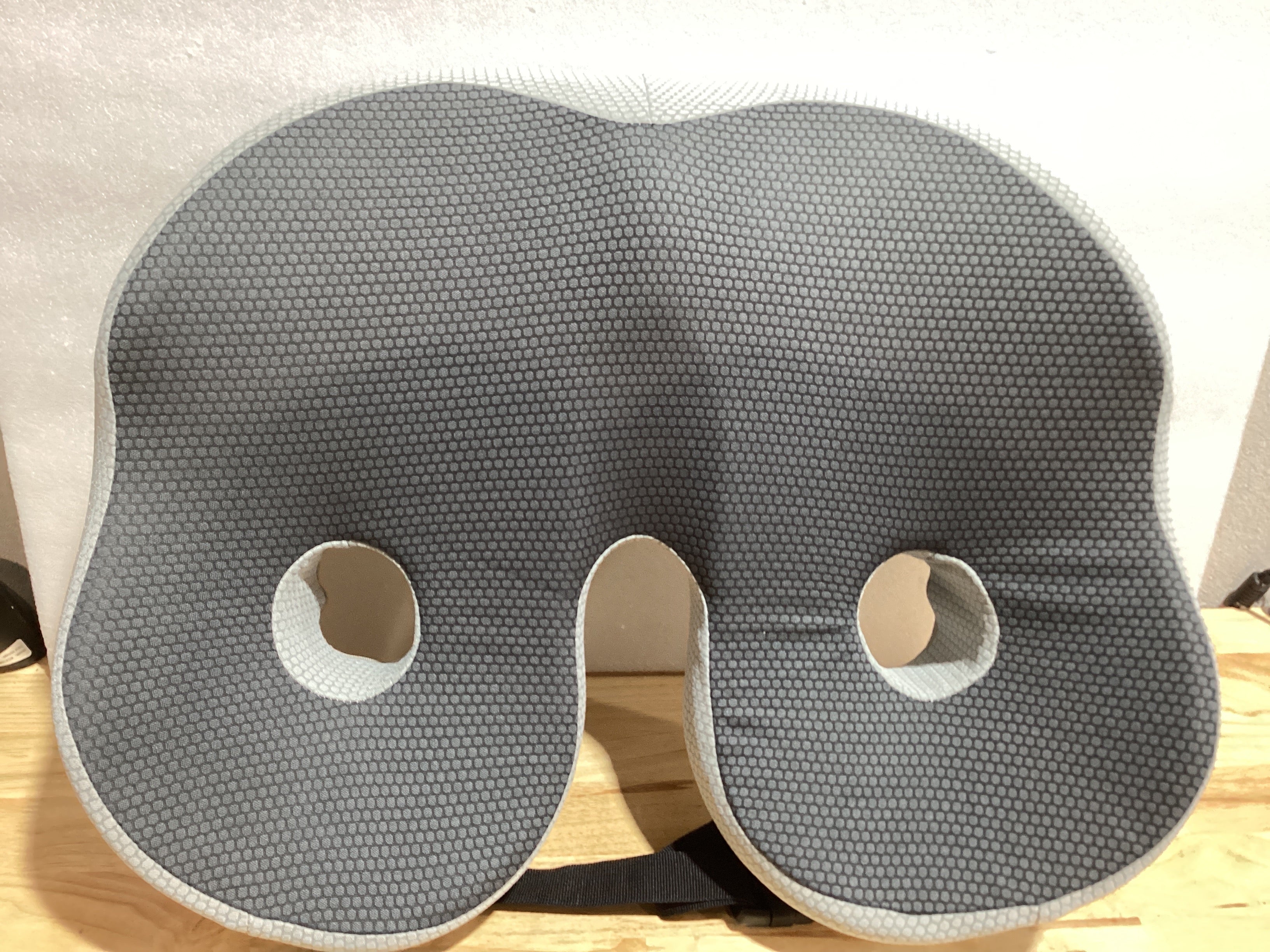 AUNMAS - Cojín de Asiento Espuma Viscoelástica | Soporte Cóccix en U | Silla de Oficina y Auto | Gris