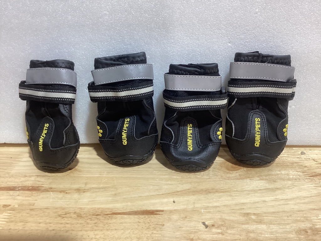 QUMY Zapatos para Perros Medianos y Grandes – Botas Protectoras Antideslizantes, Resistentes al Agua para Interior y Exterior