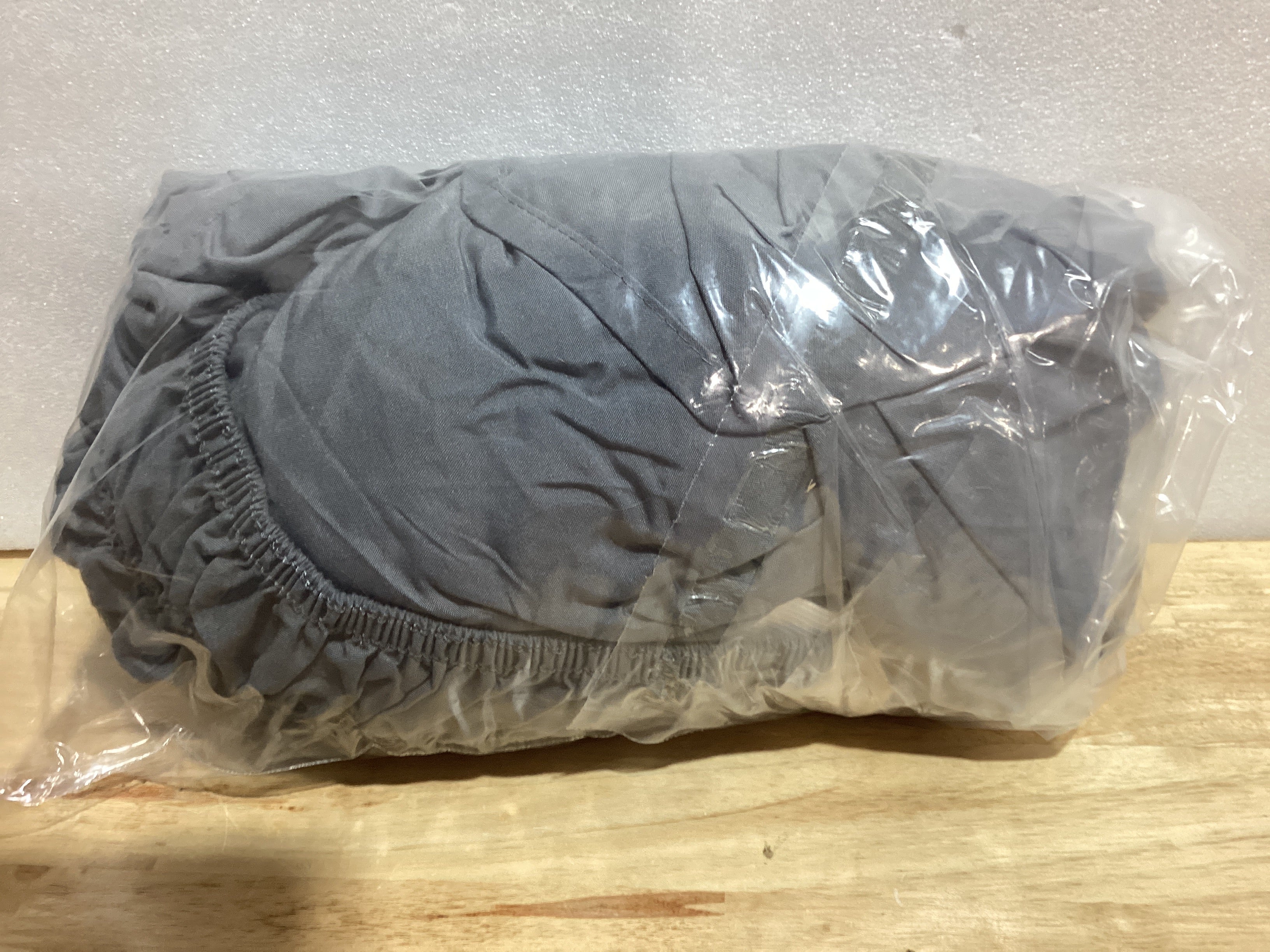 Falda de Cama Ajustable Queen — Gris Oscuro, Caída de 14 Pulgadas, Plés Ajustable, Tela Cepillada Sin Arrugas