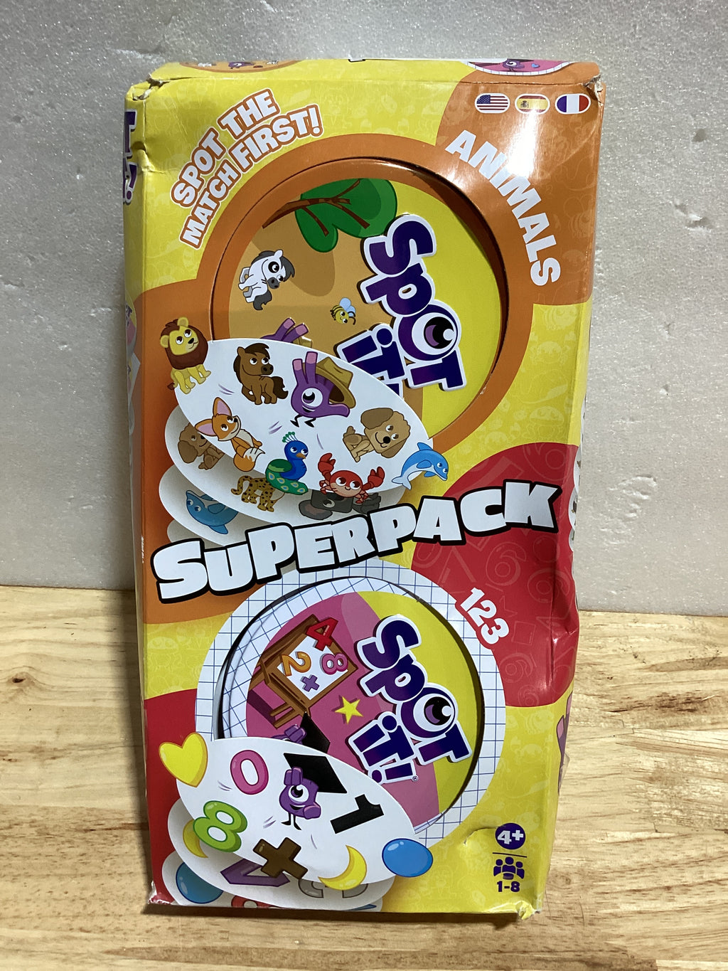 Asmodee - Spot It! Super Pack 2024 | Ediciones Clásica y Camping | Juego de Cartas Familiar | 2-8 Jugadores