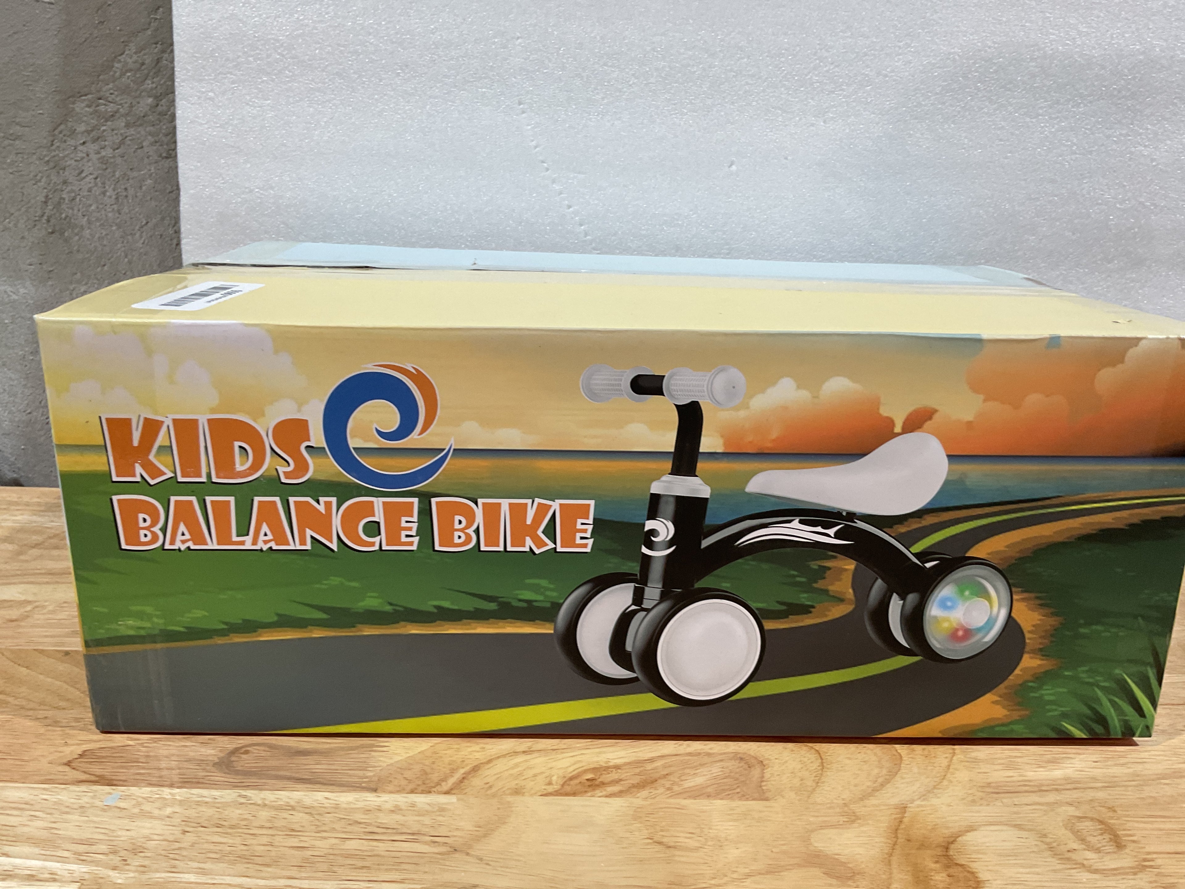 Bicicleta de Equilibrio para Bebé con Luces de Colores | Sin Pedales, 4 Ruedas Silenciosas | 10–36 Meses