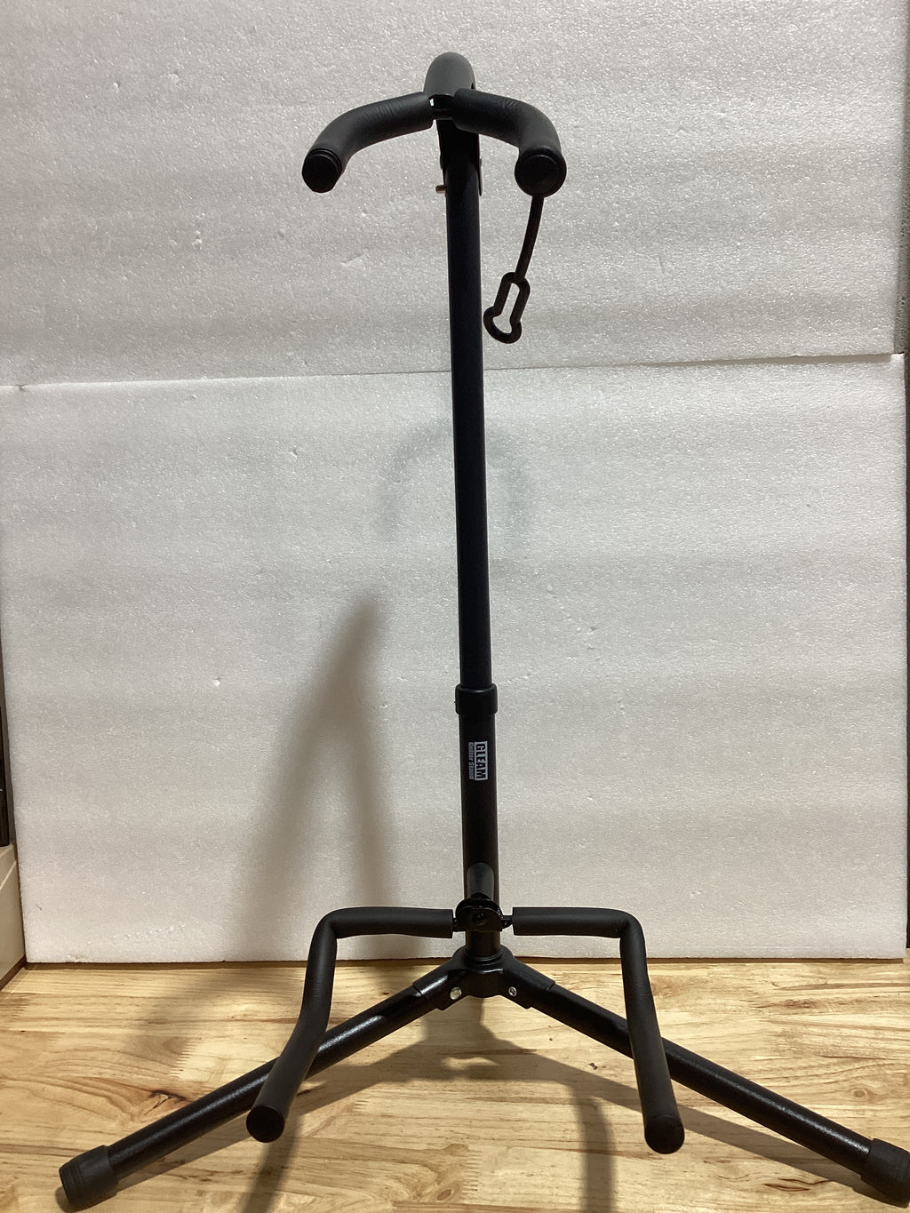 GLEAM - Soporte de guitarra ajustable para guitarra eléctrica, clásica y bajo, capacidad de carga 20LB, accesorios, tipo plegable negro (CG-4)