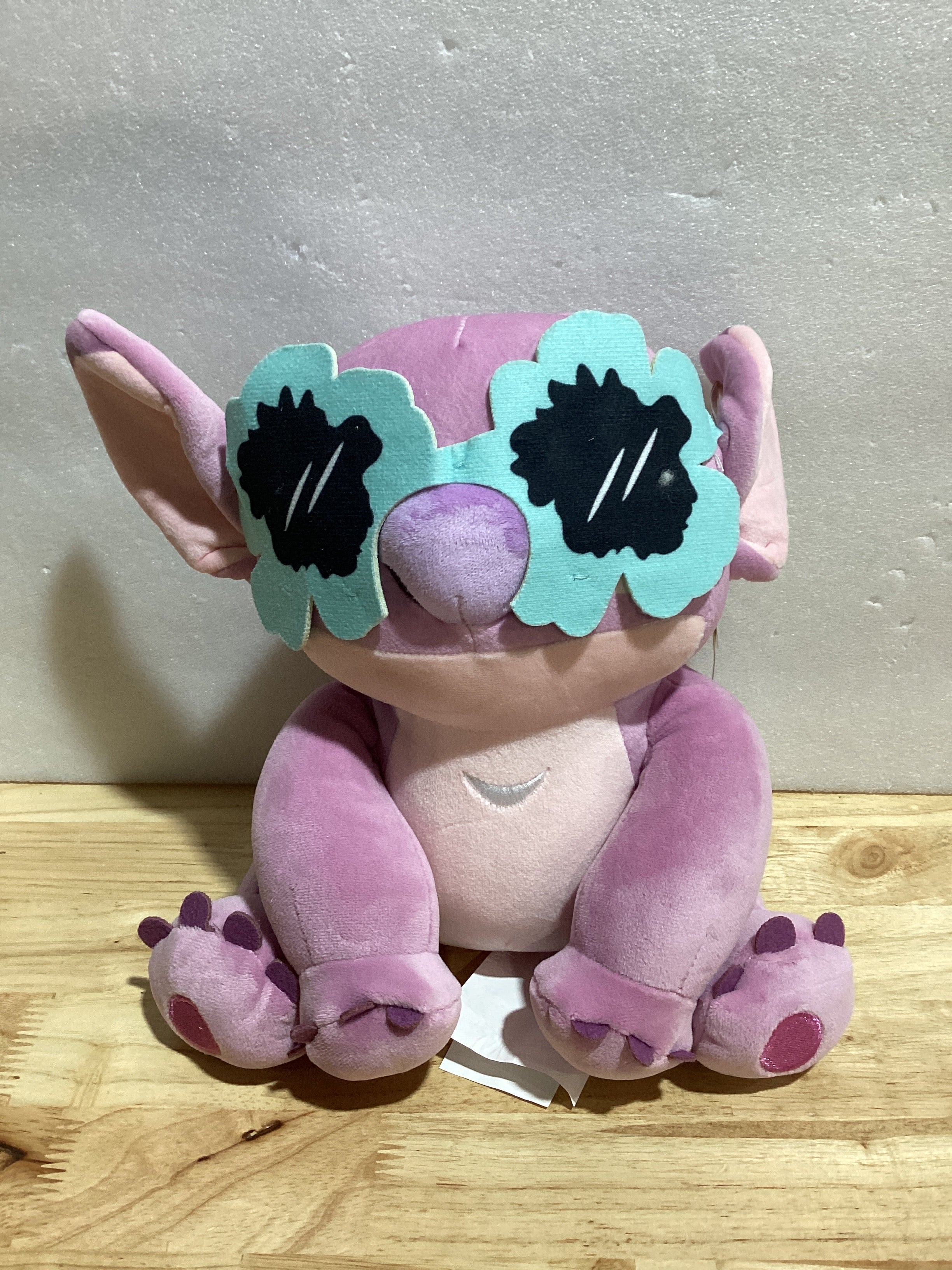 Disney x Target – Angel Pink Plush Lilo & Stitch con Lentes Hawaianos de Flores