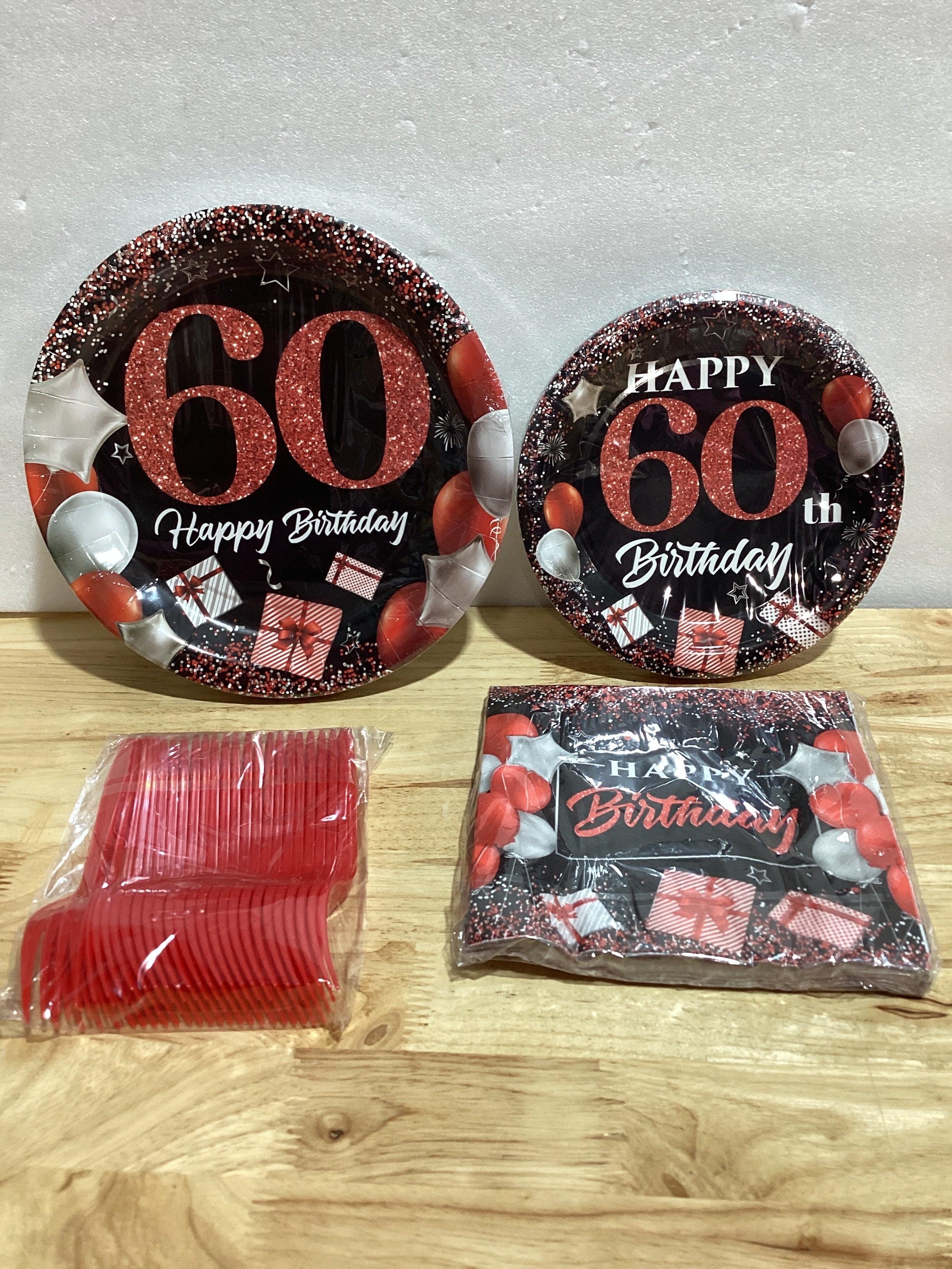 gisgfim 96 Piezas Platos y Servilletas de Cumpleaños 60 Años Suministros para Fiesta Cumpleaños 60 Años Conjunto de Vajilla para Fiesta Platos de Cena y Postre Rojo Negro Decoraciones de Cumpleaños 60