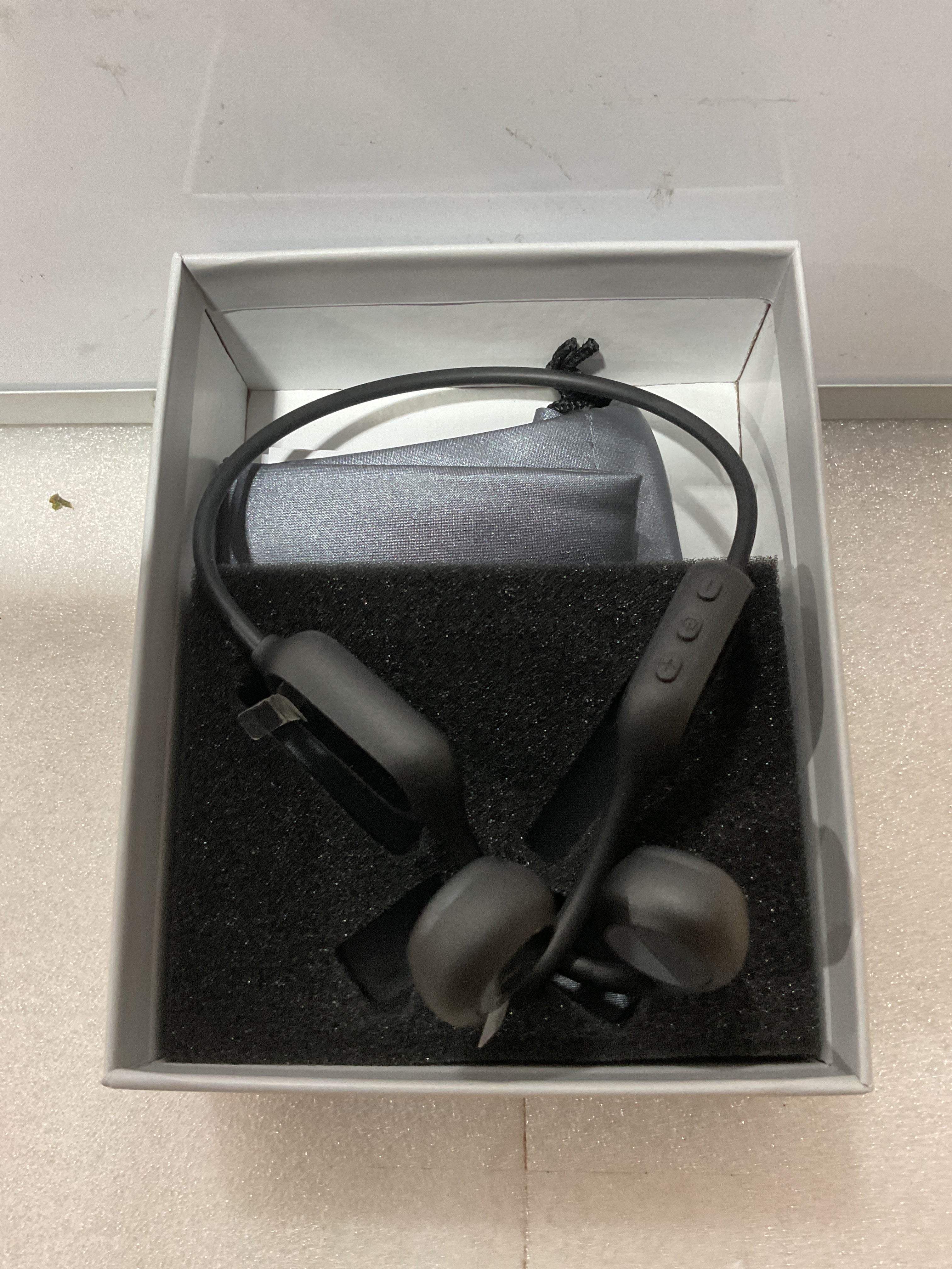 Audífonos de Conducción Ósea Dnniakm para Natación – Bluetooth 5.4, IPX8, 32GB MP3, Abiertos