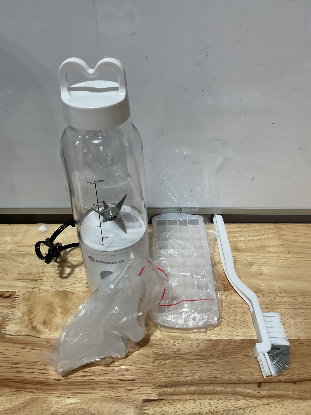 Licuadora Personal Portátil 500ml – 175W, Compacta y Versátil para Smoothies y Jugos | Blanca
