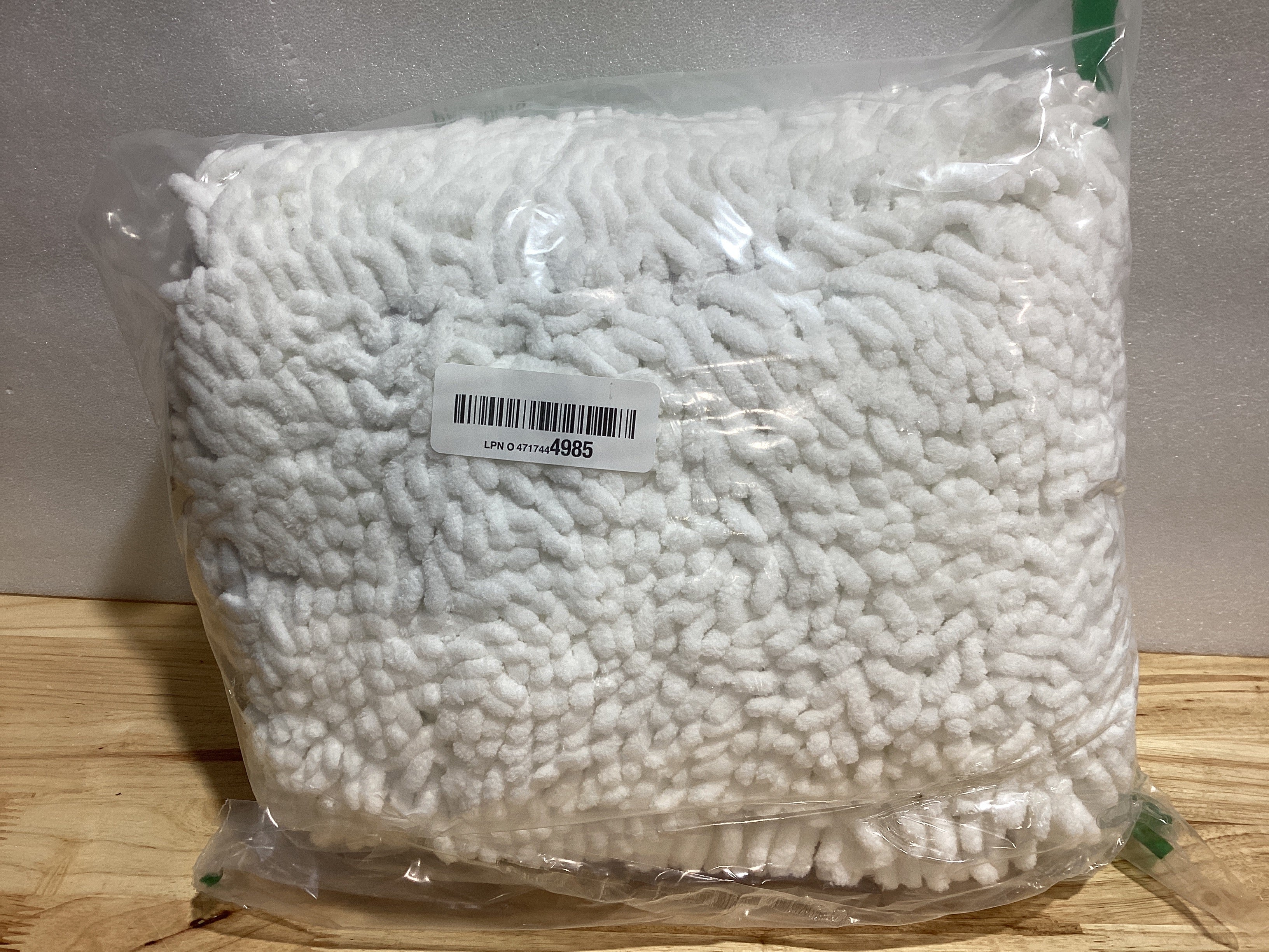 Tapete de Baño Chenille Smiry Luxury 47x20 pulgadas – Ultra Suave, Absorbente, Antideslizante, Lavable a Máquina, Color Blanco