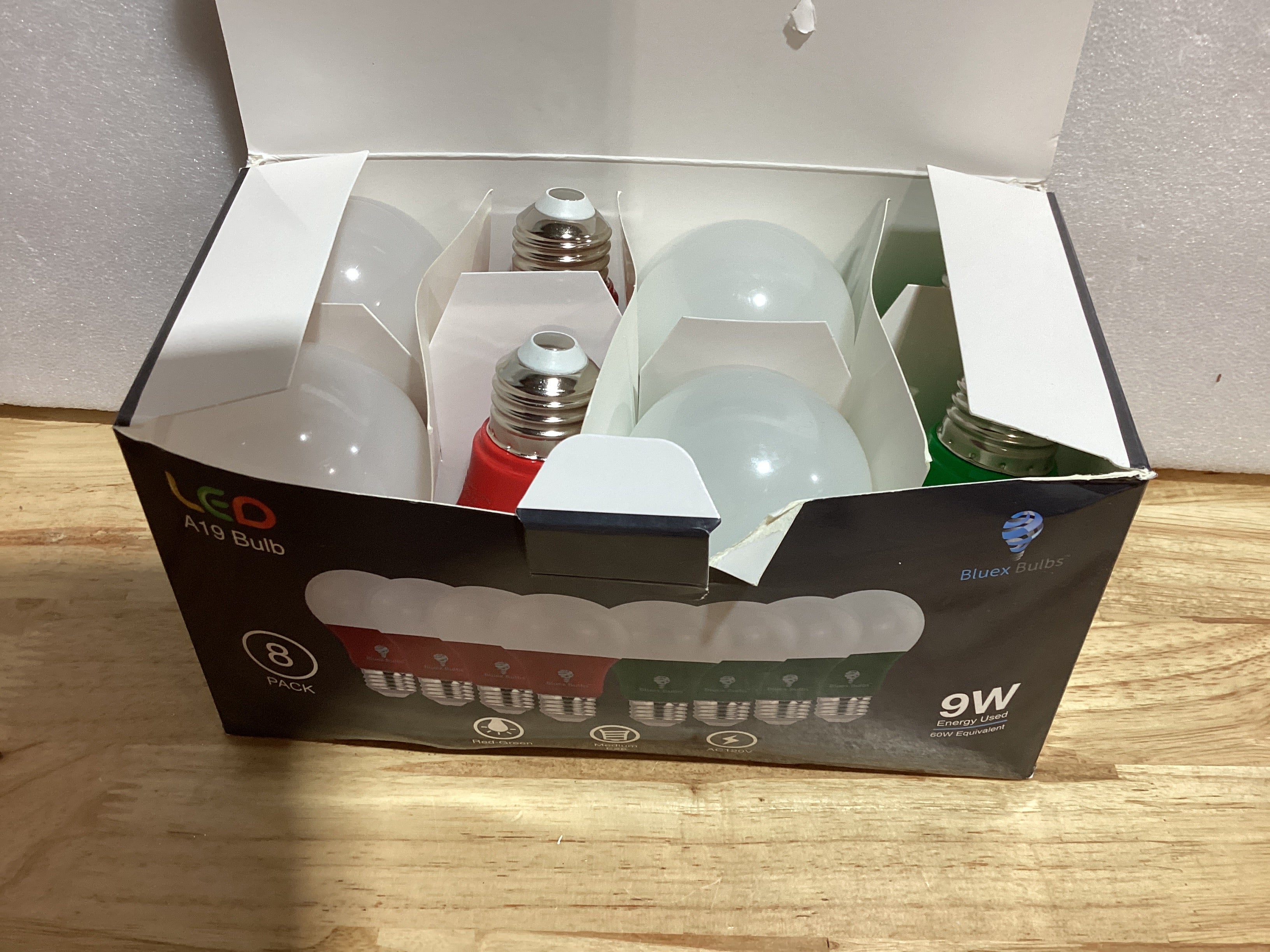 Paquete de 8 bombillas LED de colores A19 de 9 W (equivalente a 60 W), 120 V, base E26, color rojo y verde, ideales para decoración de fiestas, Navidad y Halloween.