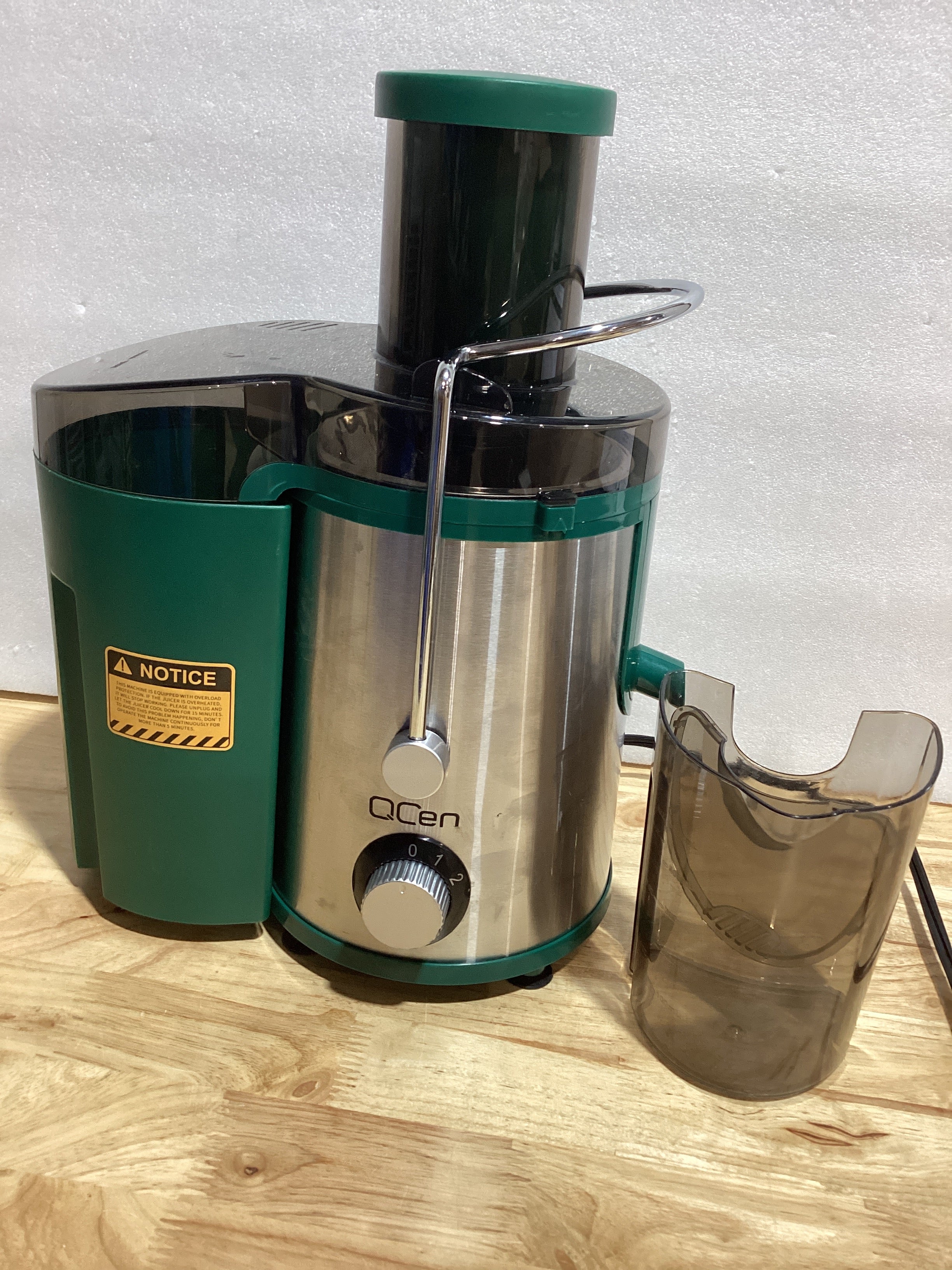 ⚠️ Presenta Golpe Superficial — Extractor de Jugos Centrífugo 800W | Acero Inoxidable, Libre de BPA, Boca Ancha 3", Color Verde