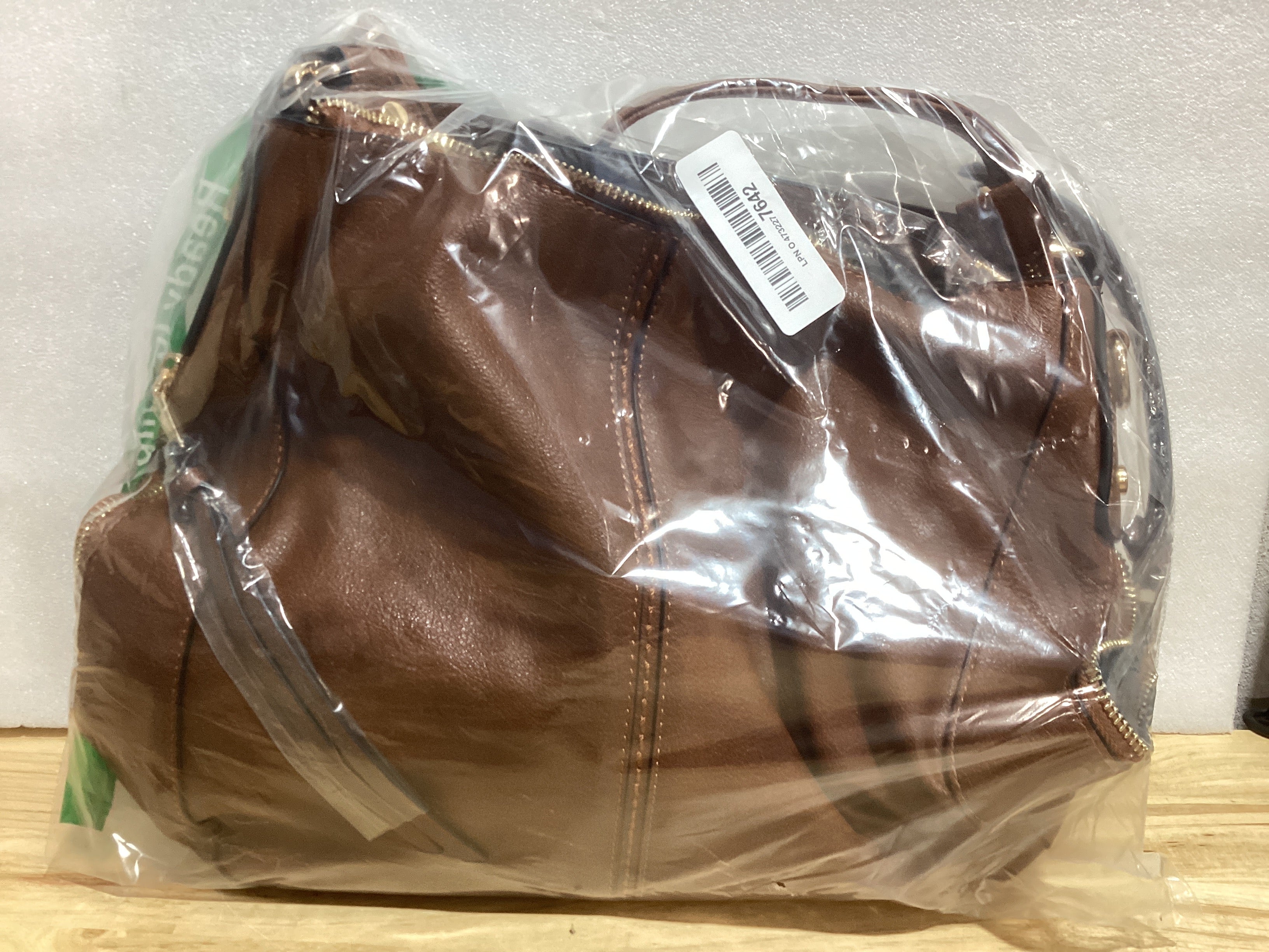 Bolso Hobo Bucket Realer para Mujer – Diseño Mediano en Cuero Vegano | Cartera Elegante y Versátil