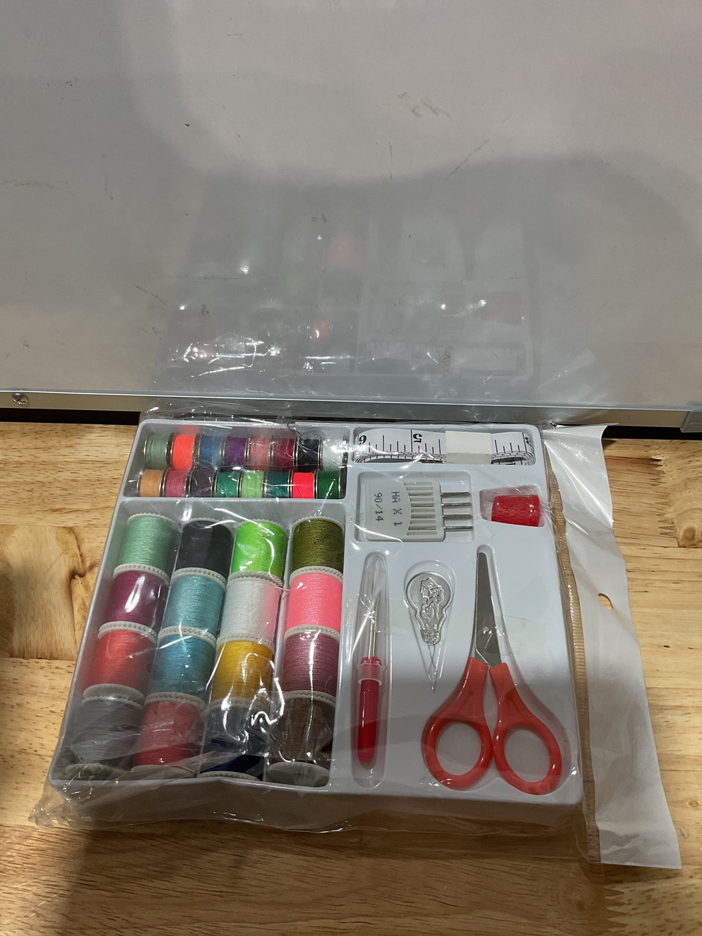 Máquina de Coser Multifuncional UFR-818 - 45 Puntadas con Kit de 42 Accesorios y Pedal