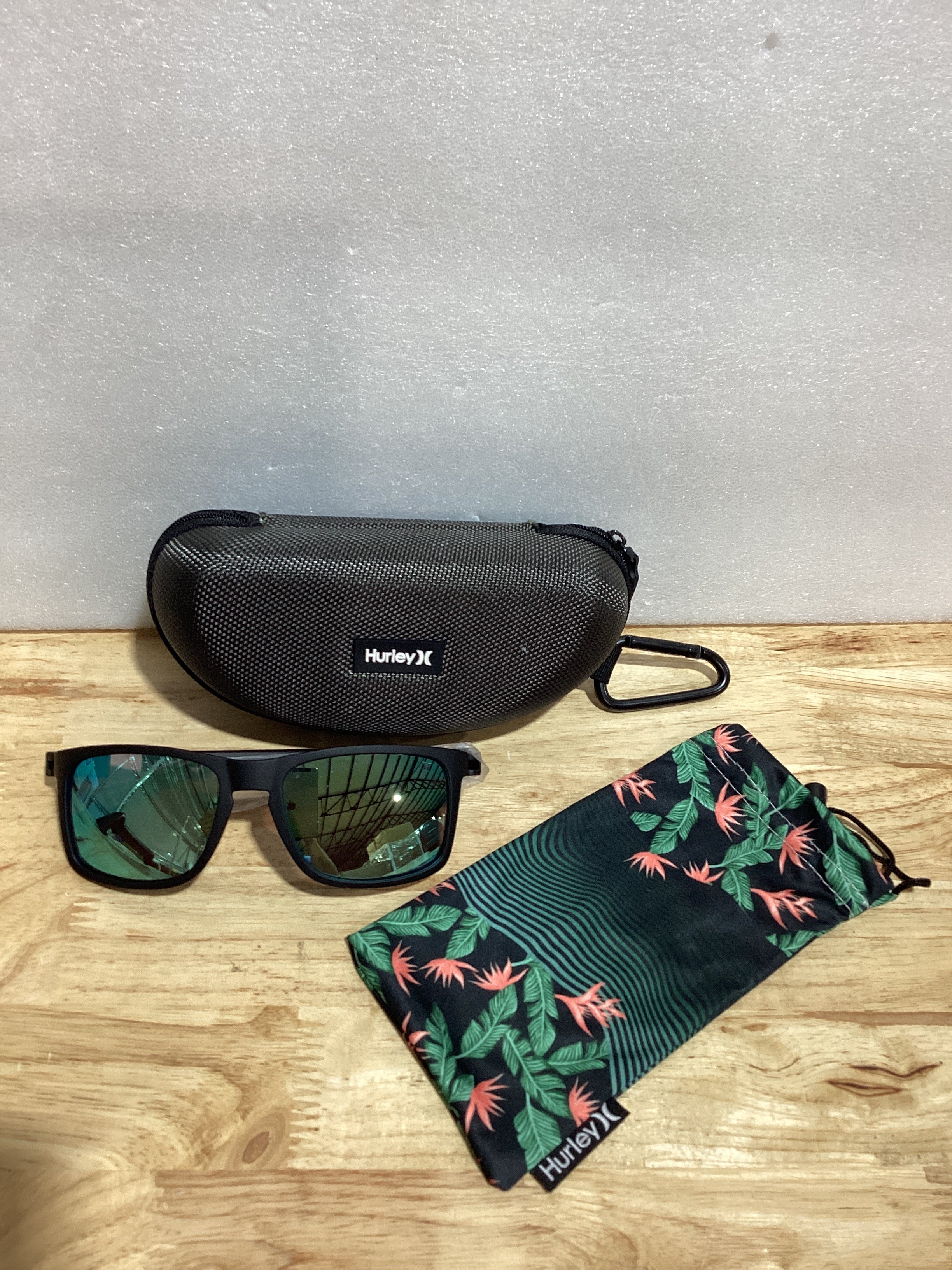Hurley Gafas de Sol Polarizadas Deportivas para Hombre Rx'able, HSM3008PWM Riptide, Negro, 56-18-135, con Estuche