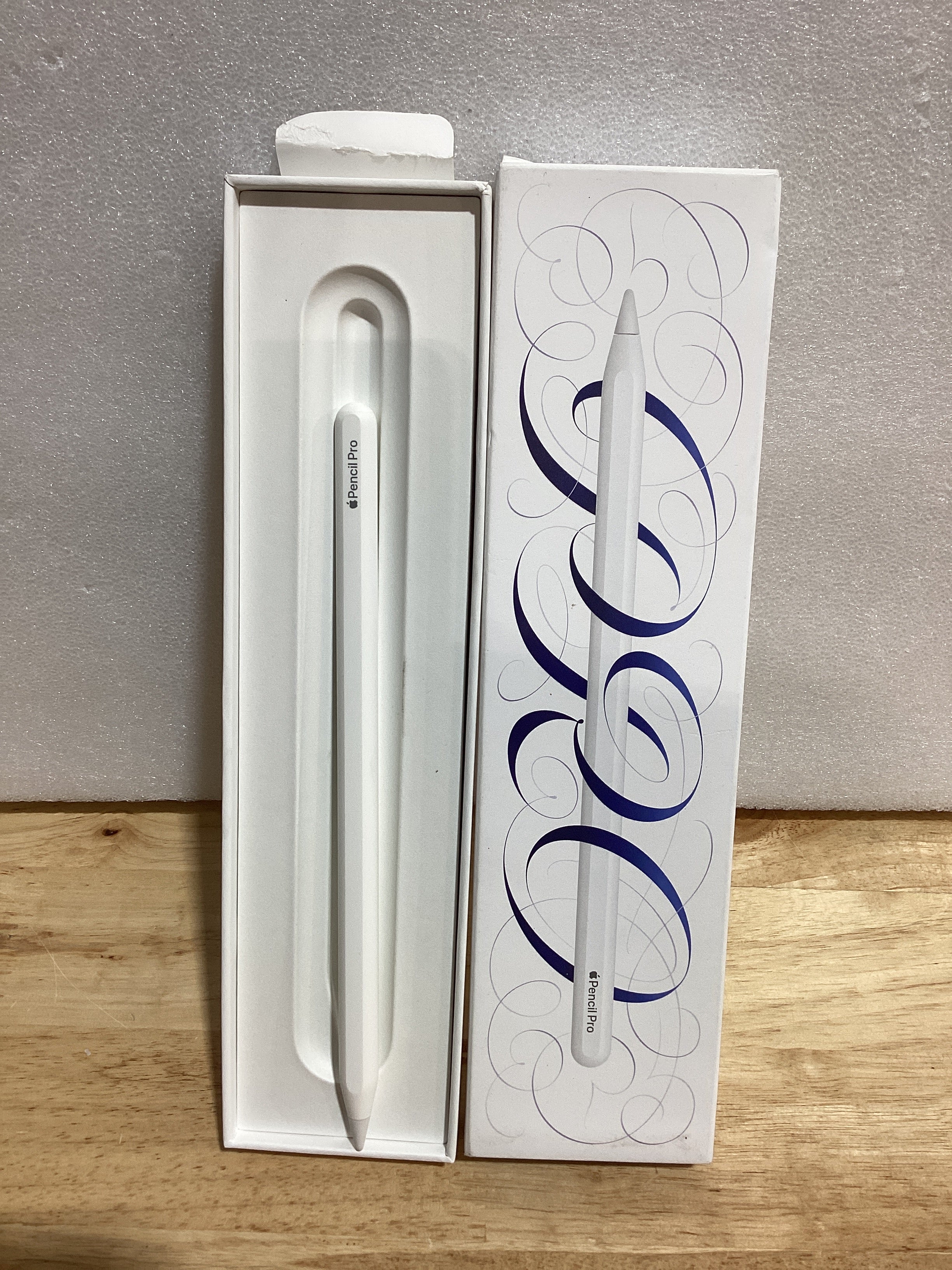 Apple Pencil Pro — Último Modelo, Precisión Pixel-Perfect, Sensibilidad a Presión e Inclinación, Carga Magnética