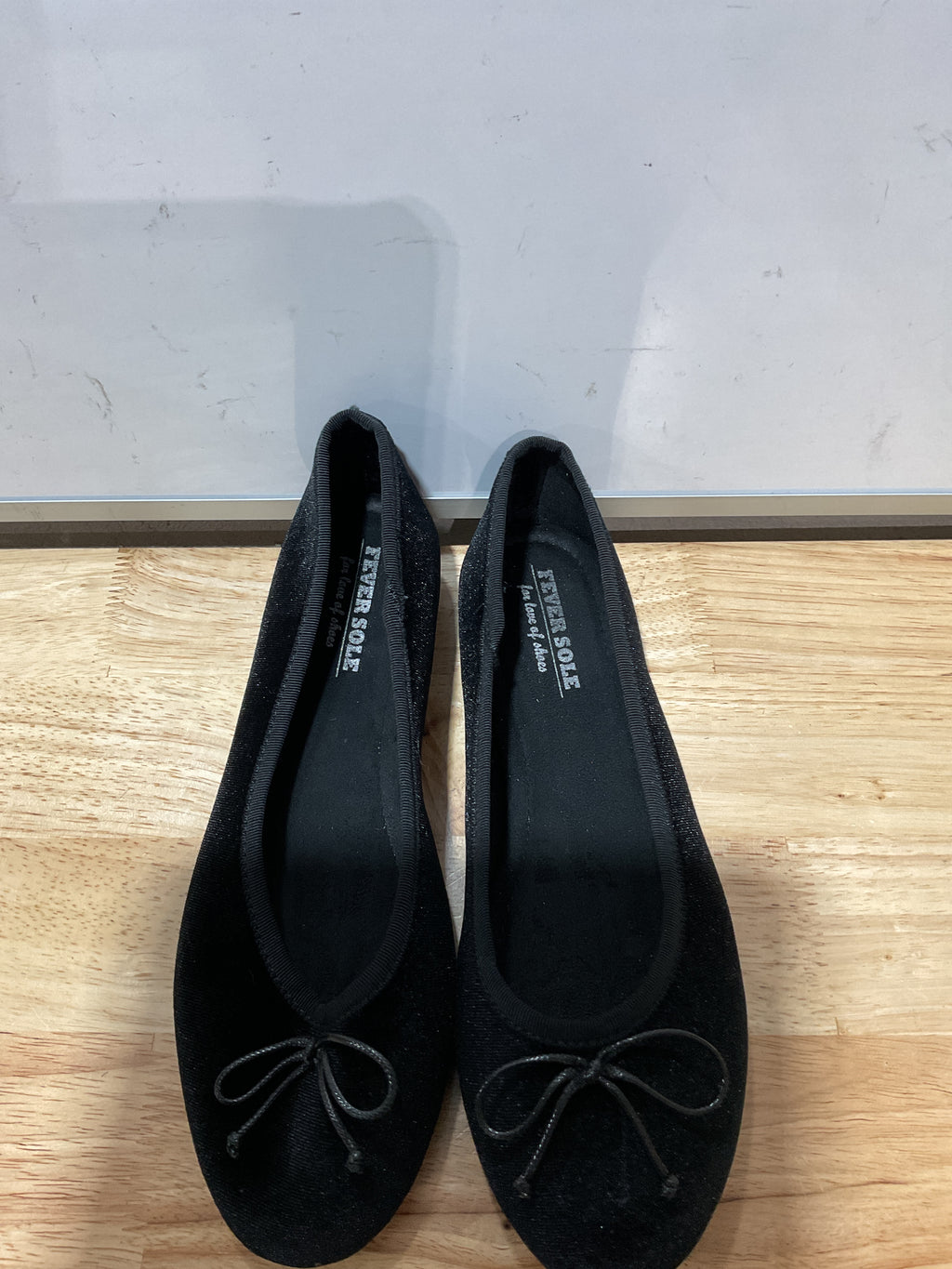 Talla 38.5 — Ballerina Plana FEVERSOLE Terciopelo Negro Punta Redonda con Moño