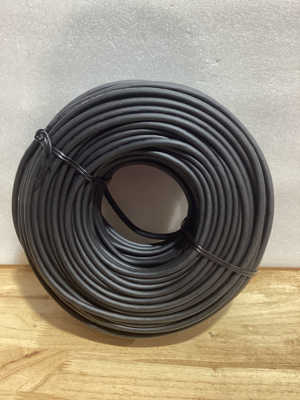 Cable Ethernet Cat8 250FT — 40Gbps, 2000MHz, Conector RJ45 Chapado en Oro, Interior y Exterior