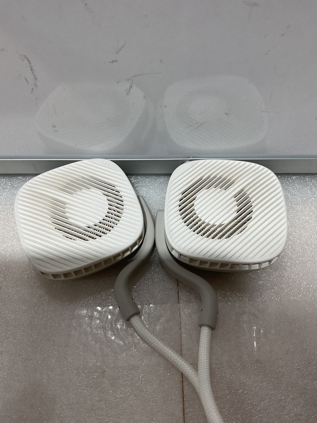 Ventilador de Cuello Portátil BENEUNDER | 8000RPM, Recargable y Ultra Liviano – Viaje y Oficina