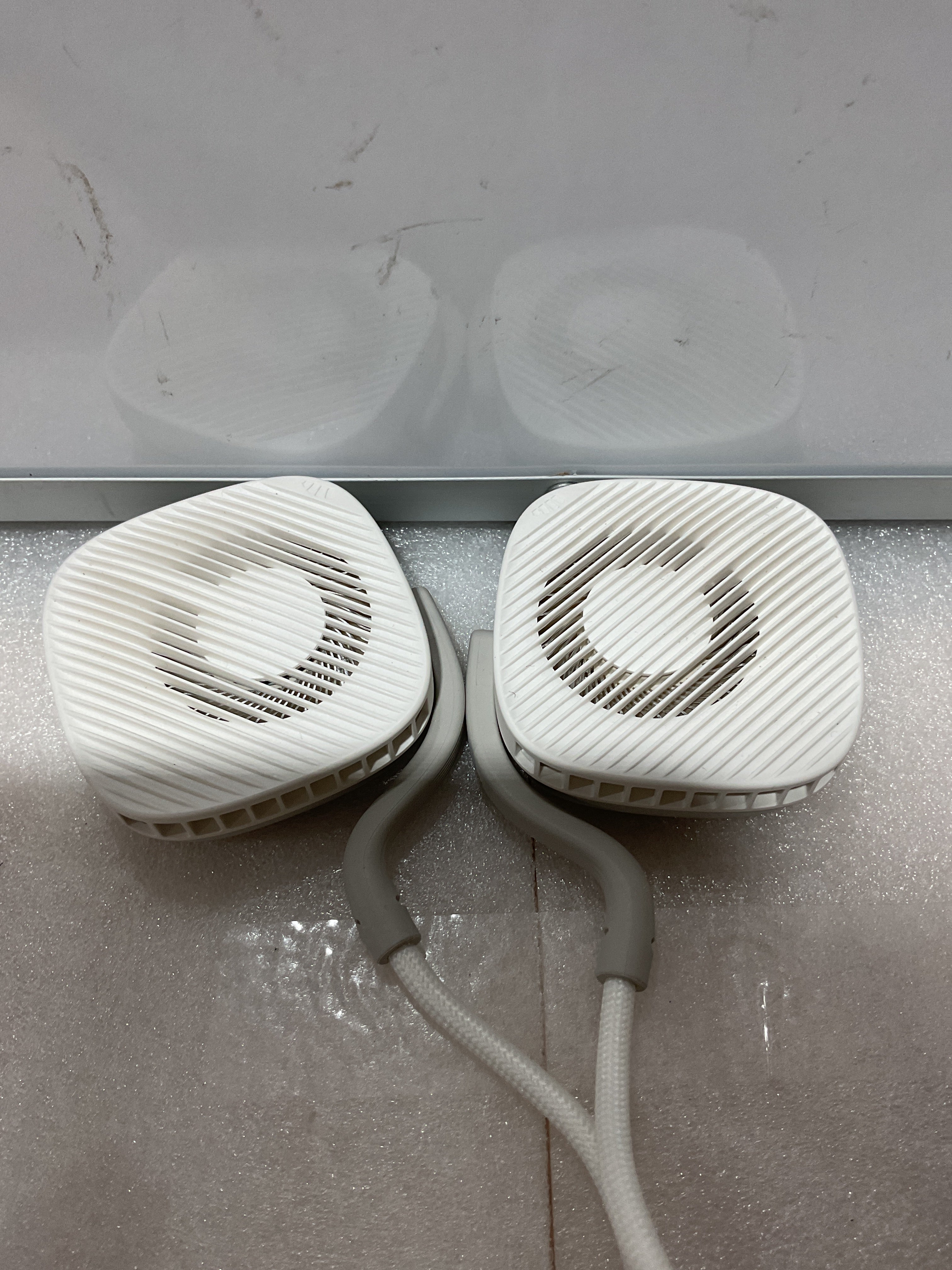 Ventilador de Cuello Portátil BENEUNDER | 8000RPM, Recargable y Ultra Liviano – Viaje y Oficina