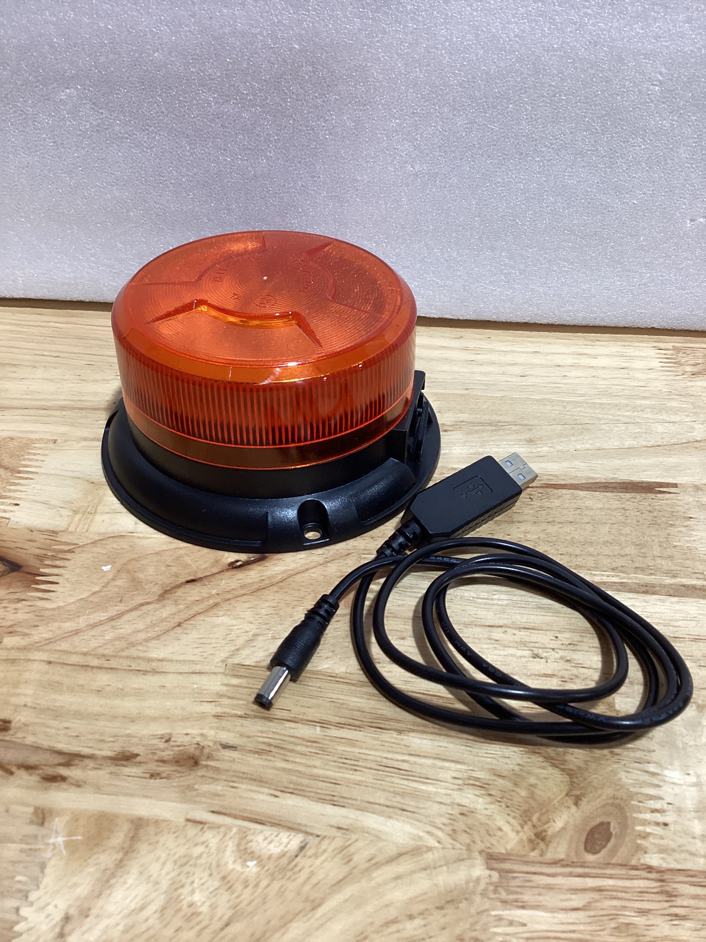 Luz Estroboscópica LED AnTom con Control Remoto – Baliza de Emergencia Magnética Recargable