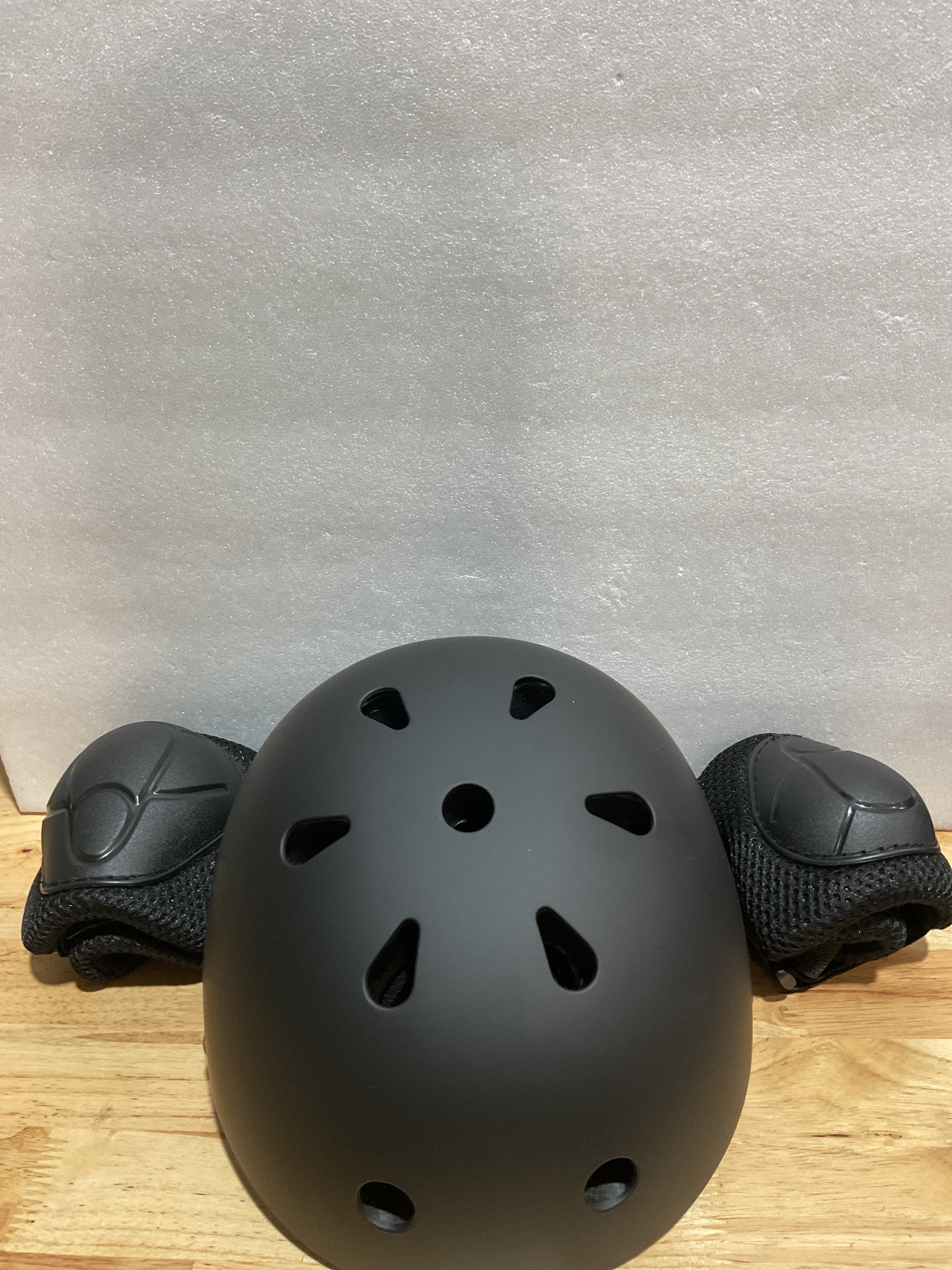 Casco Ajustable Multideporte para Niños 3-16 Años con Coderas, Rodilleras y Muñequeras | Lulada