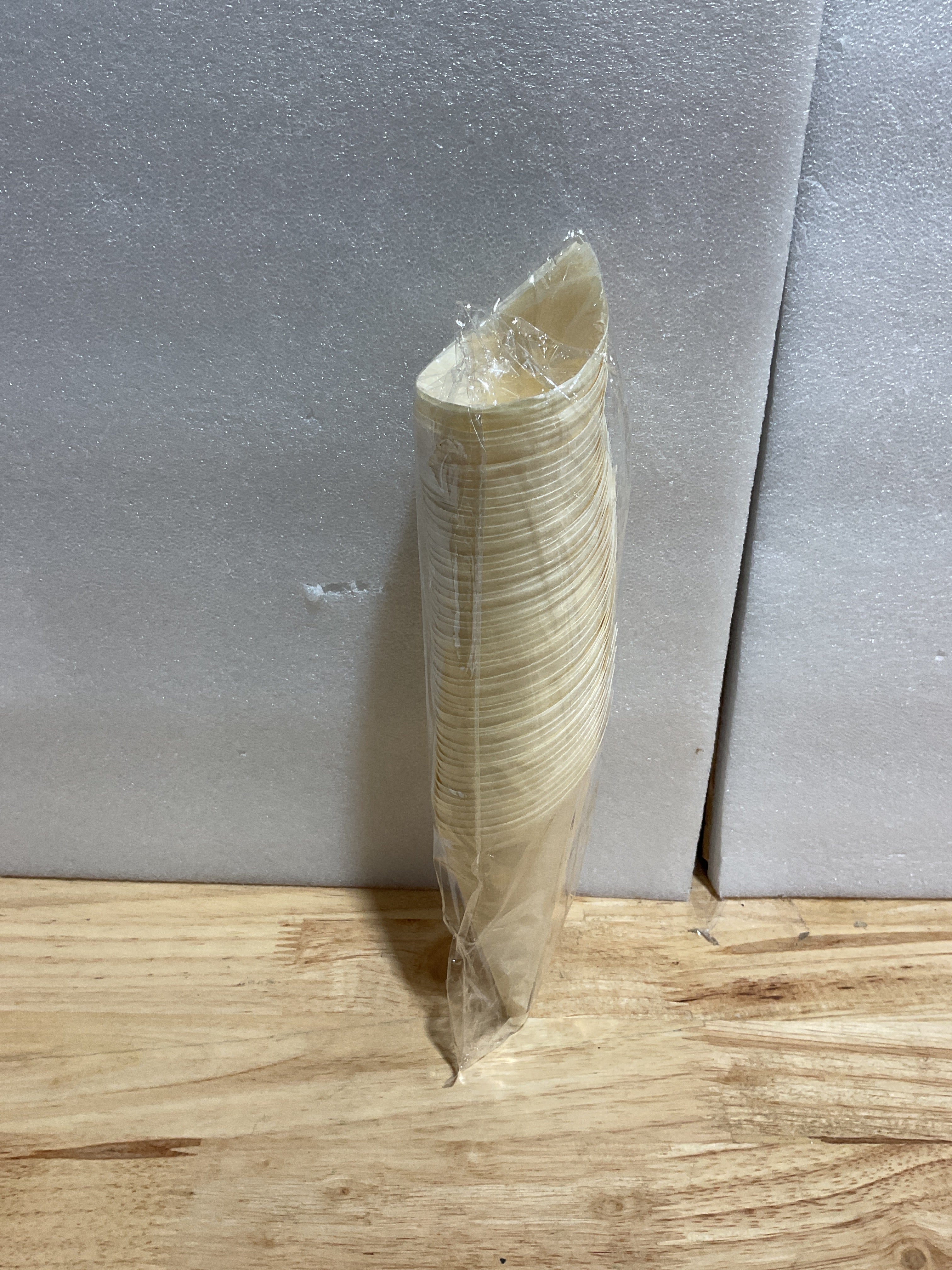 Queekay - 100 conos desechables de madera para comida con 12 agujeros, soporte para exhibición de conos, ideal para charcutería, helados, eventos con catering, fiestas o bufés (rectos, de bambú) 