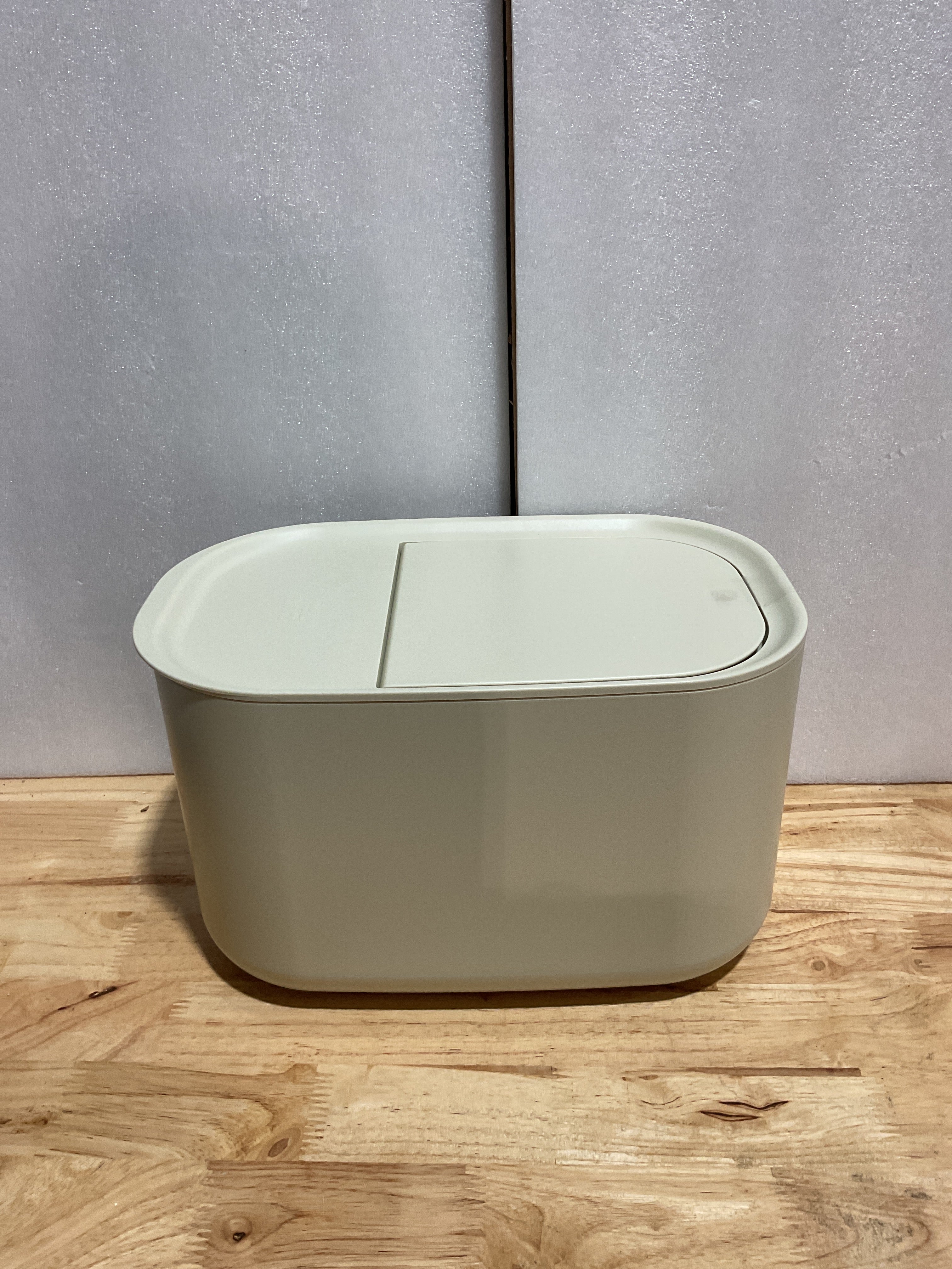 Zuutii Rice Storage Container,Food Container, Dry Food Storage,7.2lbs Pet Food Dispenser, 6.9Qt/11lbs Large Storage Bin with Lid,Silicone Ring & Moisture Proof,for Grain Cereal Soybean Corn,Begie