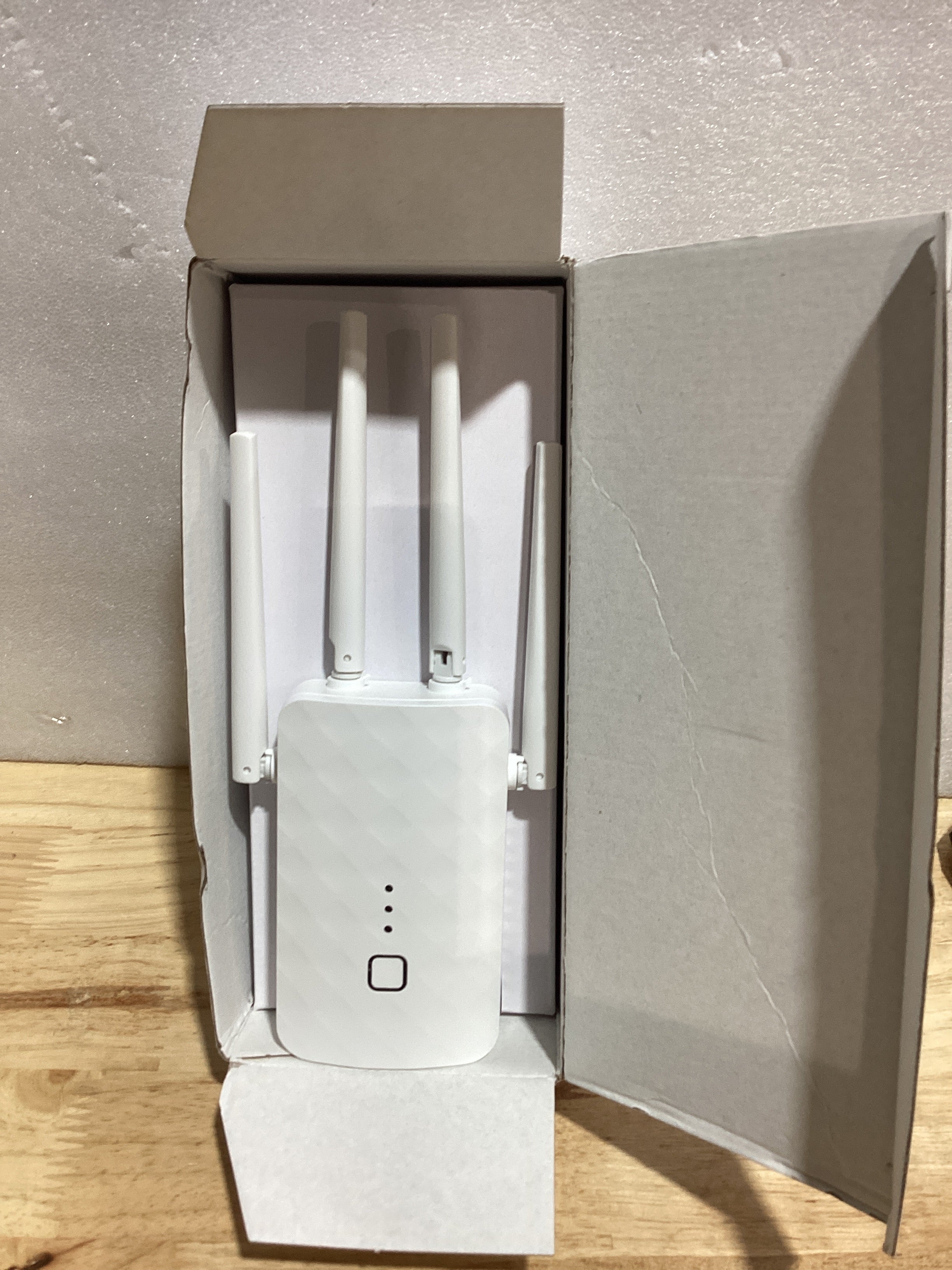 Extensor WiFi de 1.2 Gbps, amplificador de señal WiFi para el hogar | Banda dual 5 GHz y 2.4 GHz, cobertura más rápida y amplia que nunca, amplificador de Internet repetidor WiFi con puerto Ethernet, compatible con Alexa/Fire TV