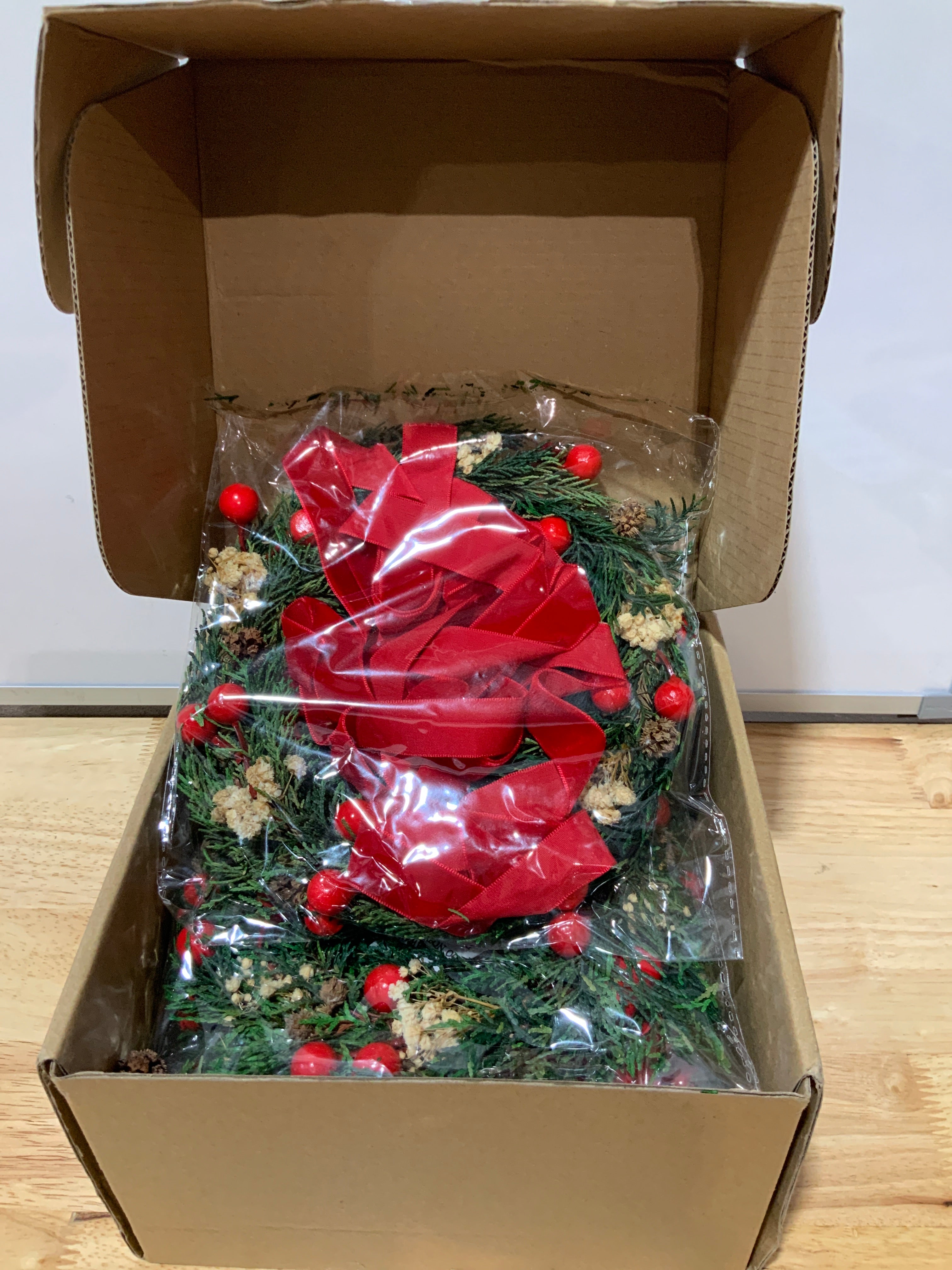 Suncalla 6 Pcs 7.87" Christmas Cabinet Wreaths Real Preserved Pines with Baby Breath Red Ribbon Berry Mini Christmas Wreaths for Xmas Cabinet Chair Door Window Kitchen Fireplace Table Centerpiece