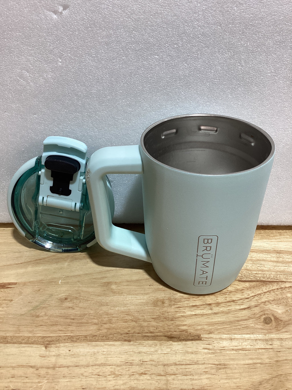 ⚠️ NOTA IMPORTANTE: PRESENTA USO, NO AFECTA SU FUNCIONAMIENTO Y RASPADURA EN LA AGARRADERA | BrüMate Müv – Taza de Café de Viaje 15oz | 100% Antiderrame | Acero Inoxidable Doble Pared | Con Asa y Tapa | Color Azul Agave