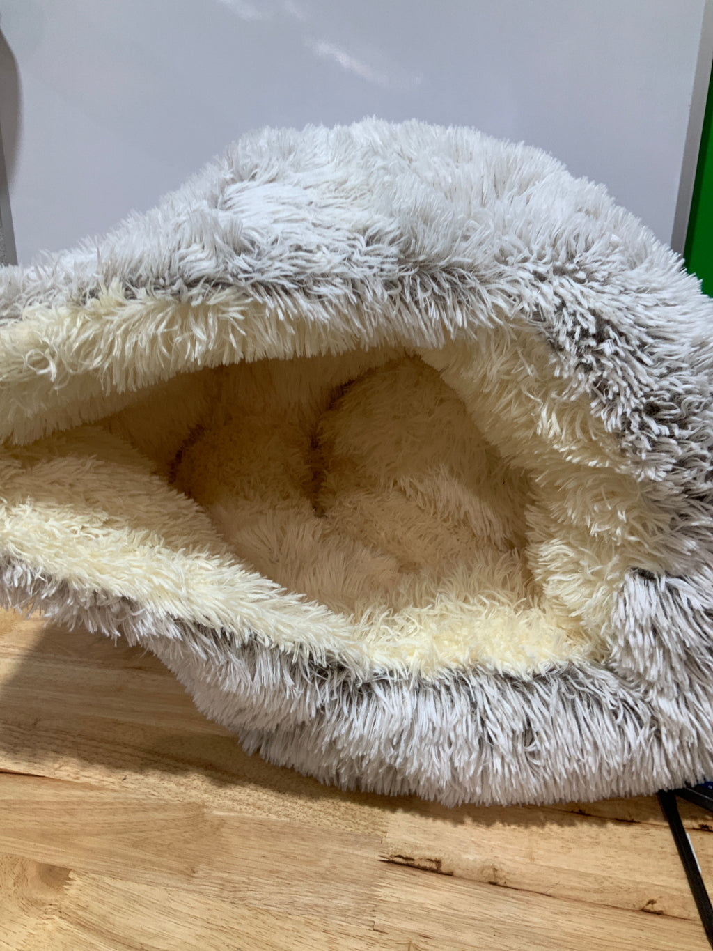ShinHye Cat Bed Round Plush Fluffy Hooded Cat Bed Cave, Cozy for Indoor Cats or Small Dog beds, Soothing Pet Beds Doughnut Calm Anti-nxiety Dog Bed - Waterproof Bottom Washable, (23×23inch, Coffee)