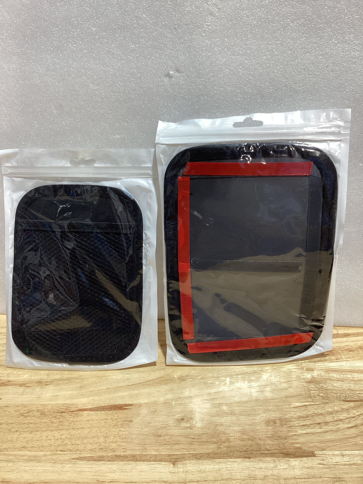 INNOLIFE Organizador de Red para Auto con Soporte de Teléfono — Set 2 Piezas (L + S) Adhesivo Fuerte