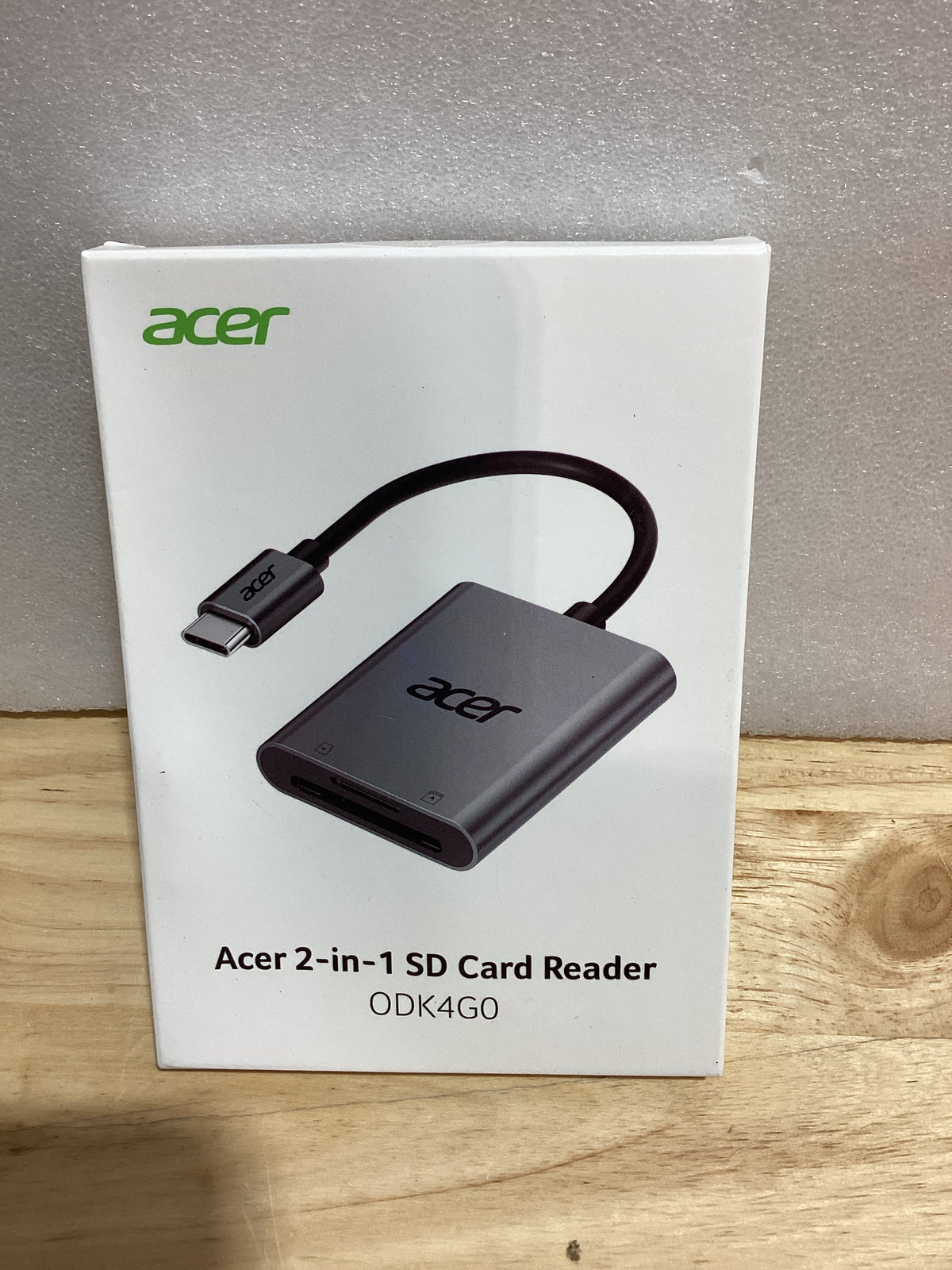 Lector de Tarjetas SD USB-C Acer Doble Ranura — Aluminio, Compatible con iPhone 16/15, MacBook, iPad Pro y Android