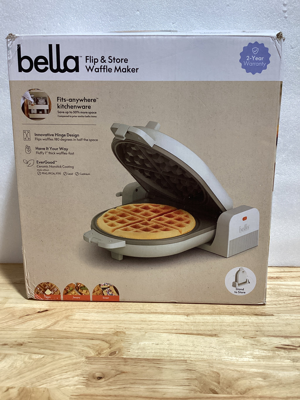 Wafflera Bella Flip-n-Store 1000W – Antiadherente Cerámica EverGood, Compacta y Plegable, Color Oatmilk