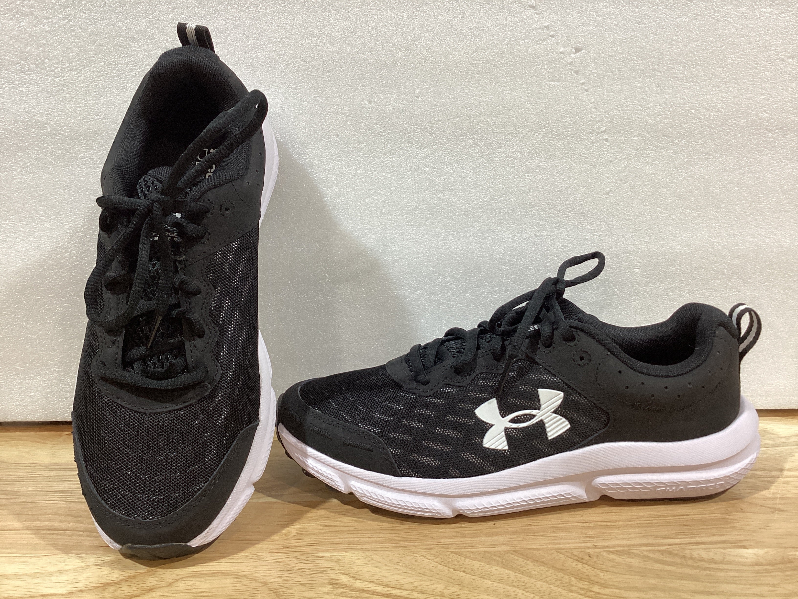 Under Armour Charged Assert 10 | Tenis para Hombre | Malla Transpirable | Running y Uso Diario