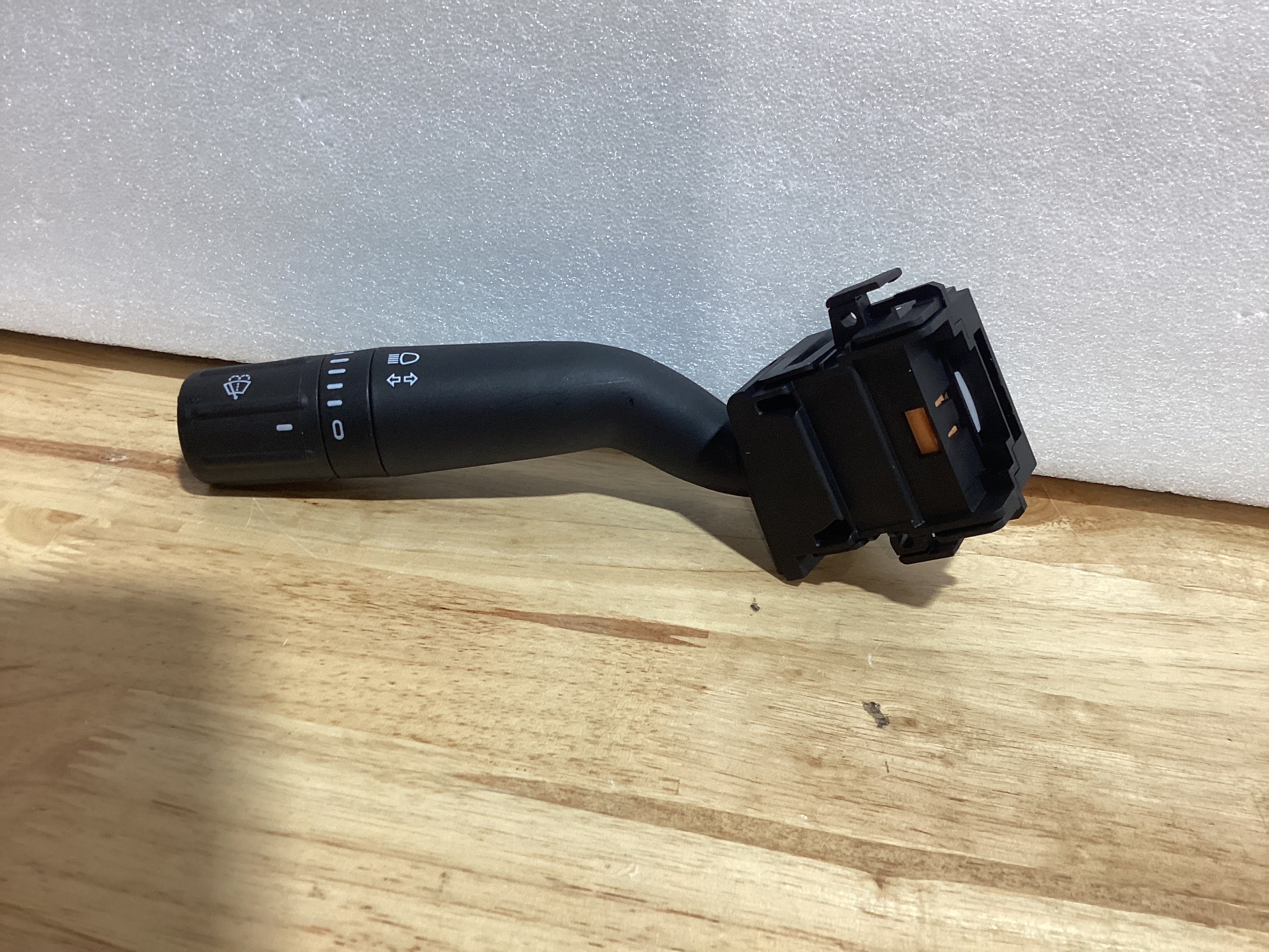 Switch Multifunción SW7016 Direccionales y Limpiaparabrisas — Ford F150 2014, F250/F350/F450/F550 2014-2016, Taurus 2013-2014