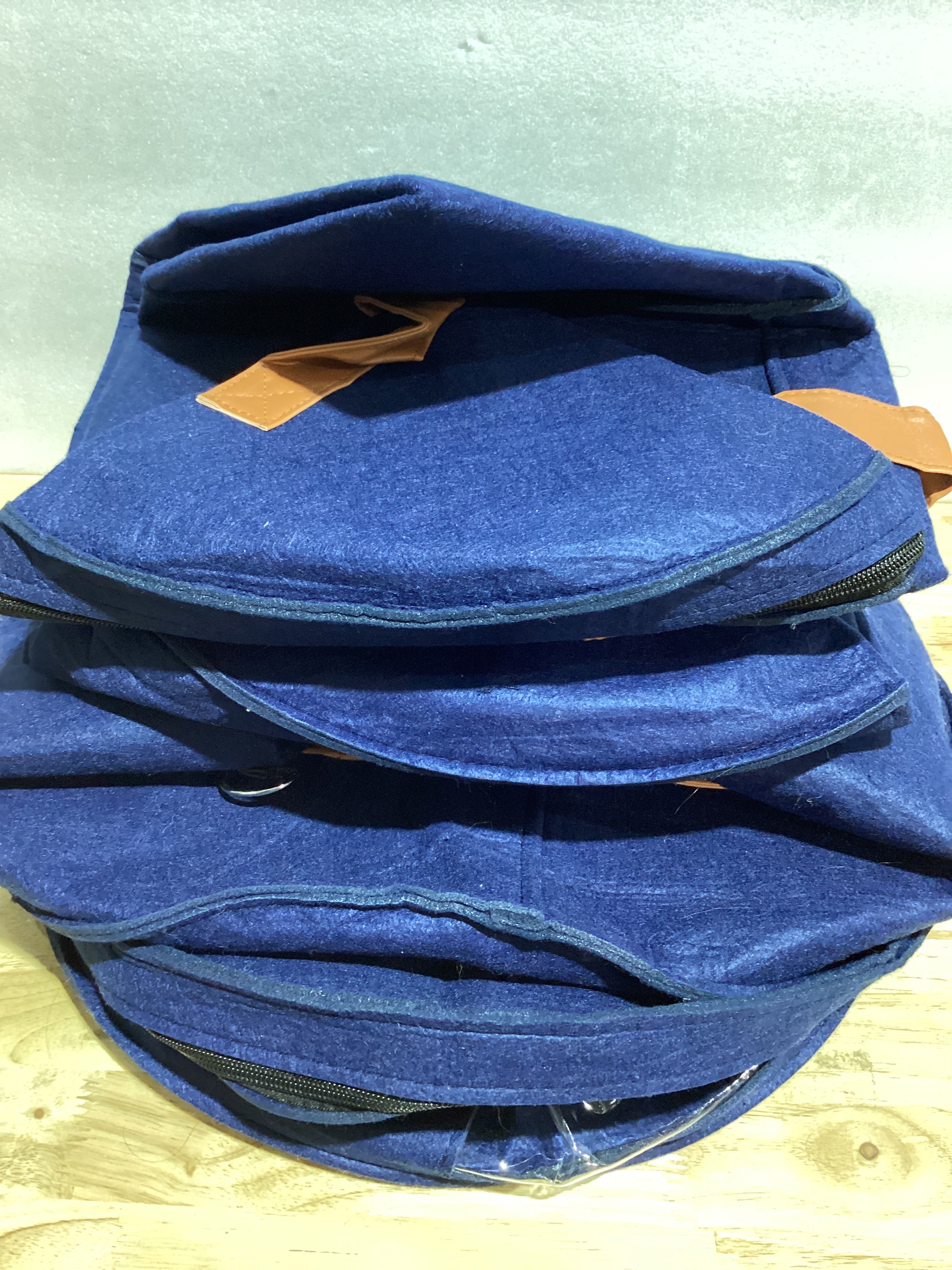 Cajas para Sombreros Suzile x4 Plegables Redondas – Capacidad 6-10 Sombreros, con Tapa y Asas, Color Azul Fieltro